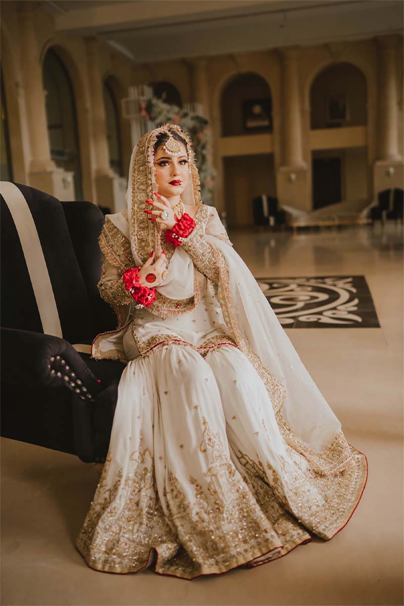 White Zarri Dabka Organza Raw Silk Farshi Gharara (3-Piece) - Image 6