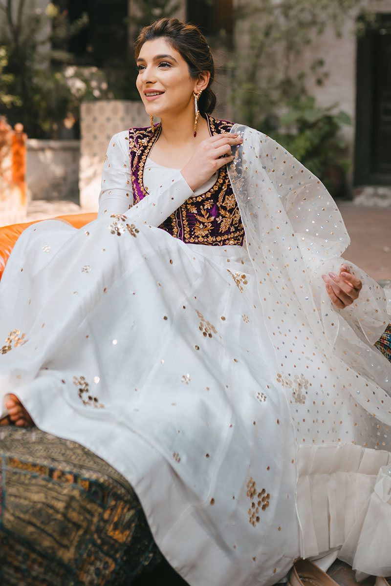 Pakistani White Kamdani Raw Silk Kalidar (3-Piece) - Image 4