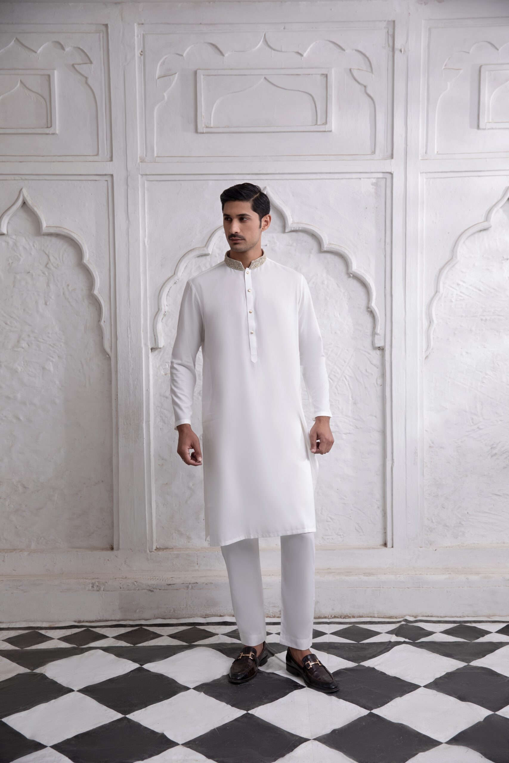 White Boski Embroidered Kurta (2-Piece) - Image 1