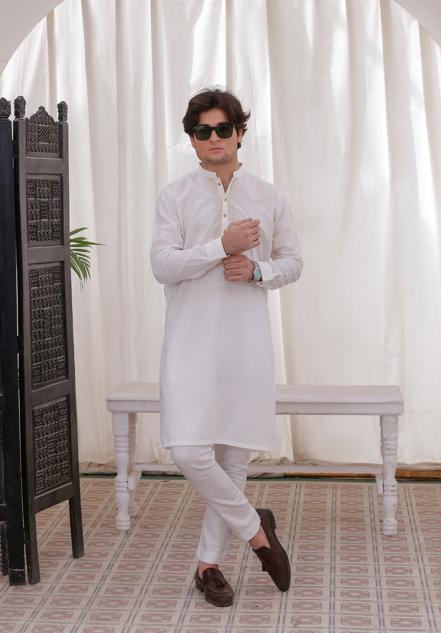 White Chikankari Embroidered Cotton Kurta Pajama (2-Piece) - Image 1