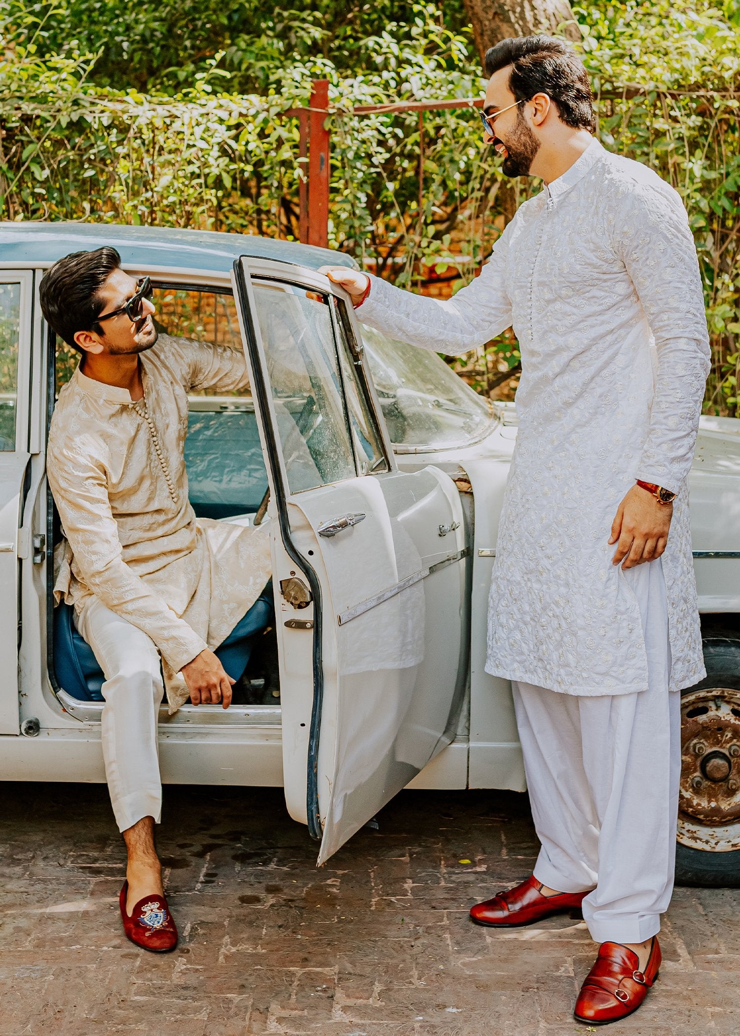 White Embroidered Cotton Kurta (2-Piece) - Image 3