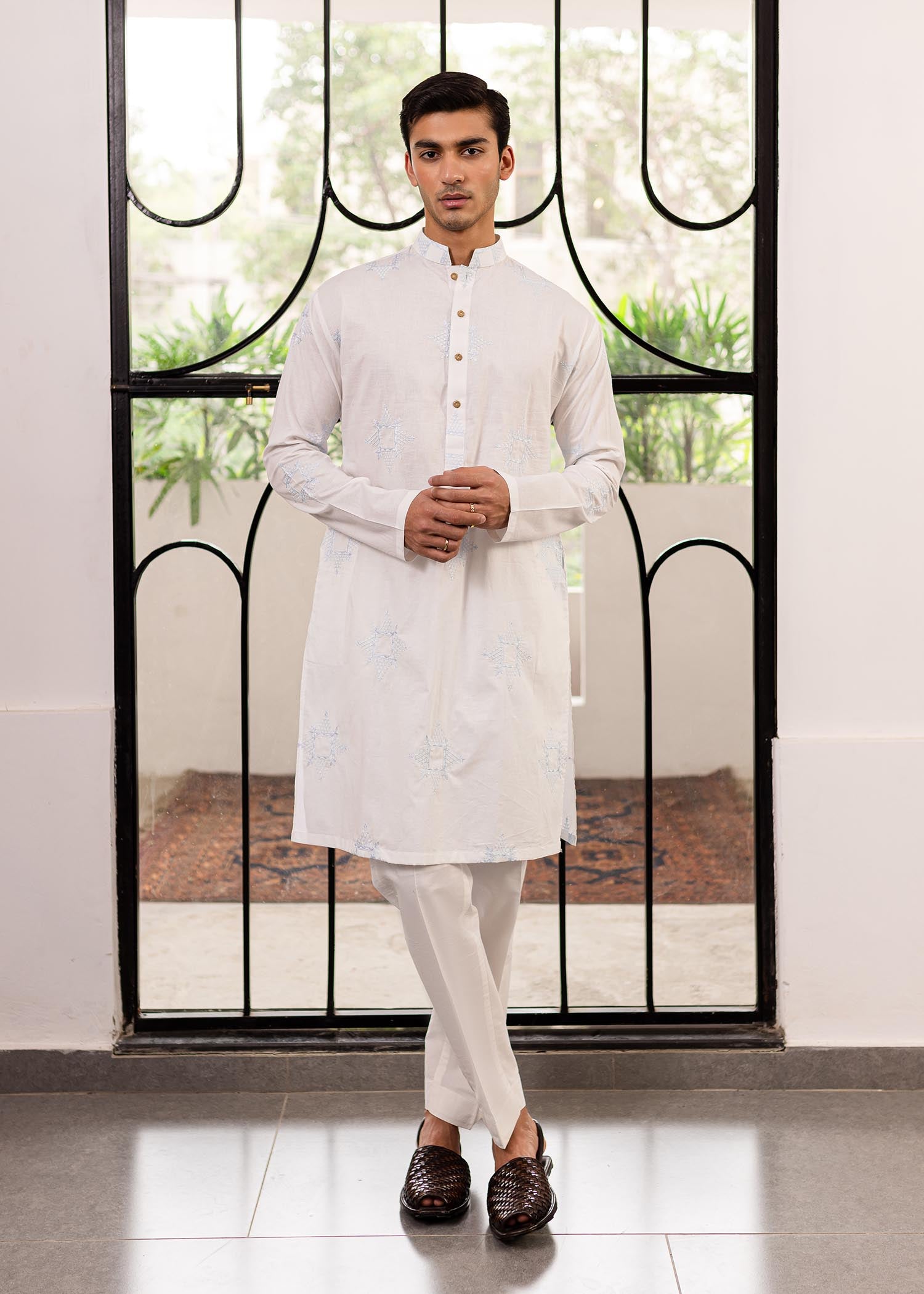 White Lakhnawi Embroidered Cotton Kurta (2-Piece) - Image 2