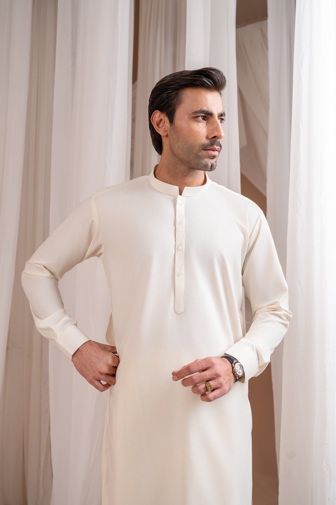 White Blended Fabric Kurta Pajama (2-Piece) - Image 1