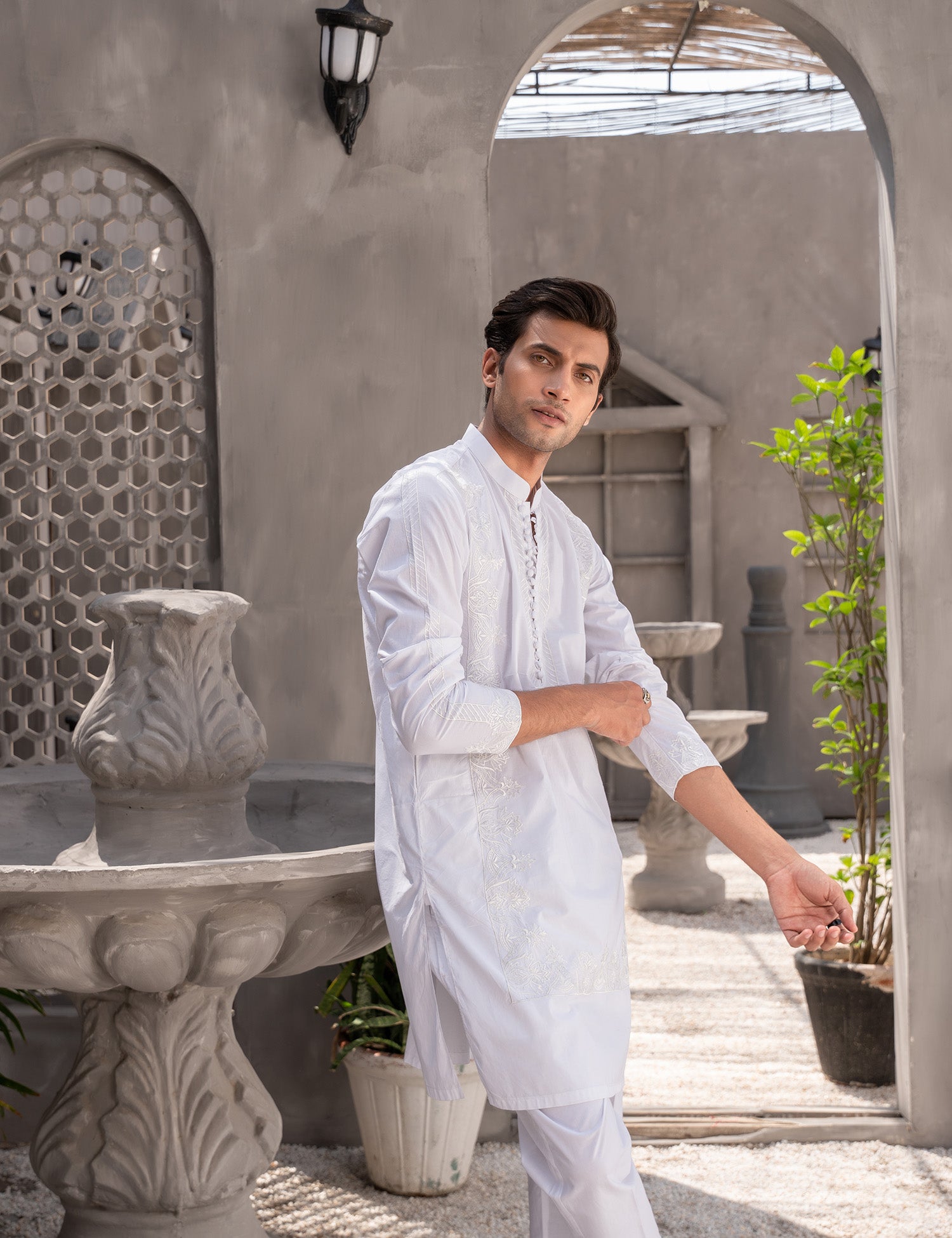 White Embroidered Cotton Kurta Pajama (2-Piece) - Image 2