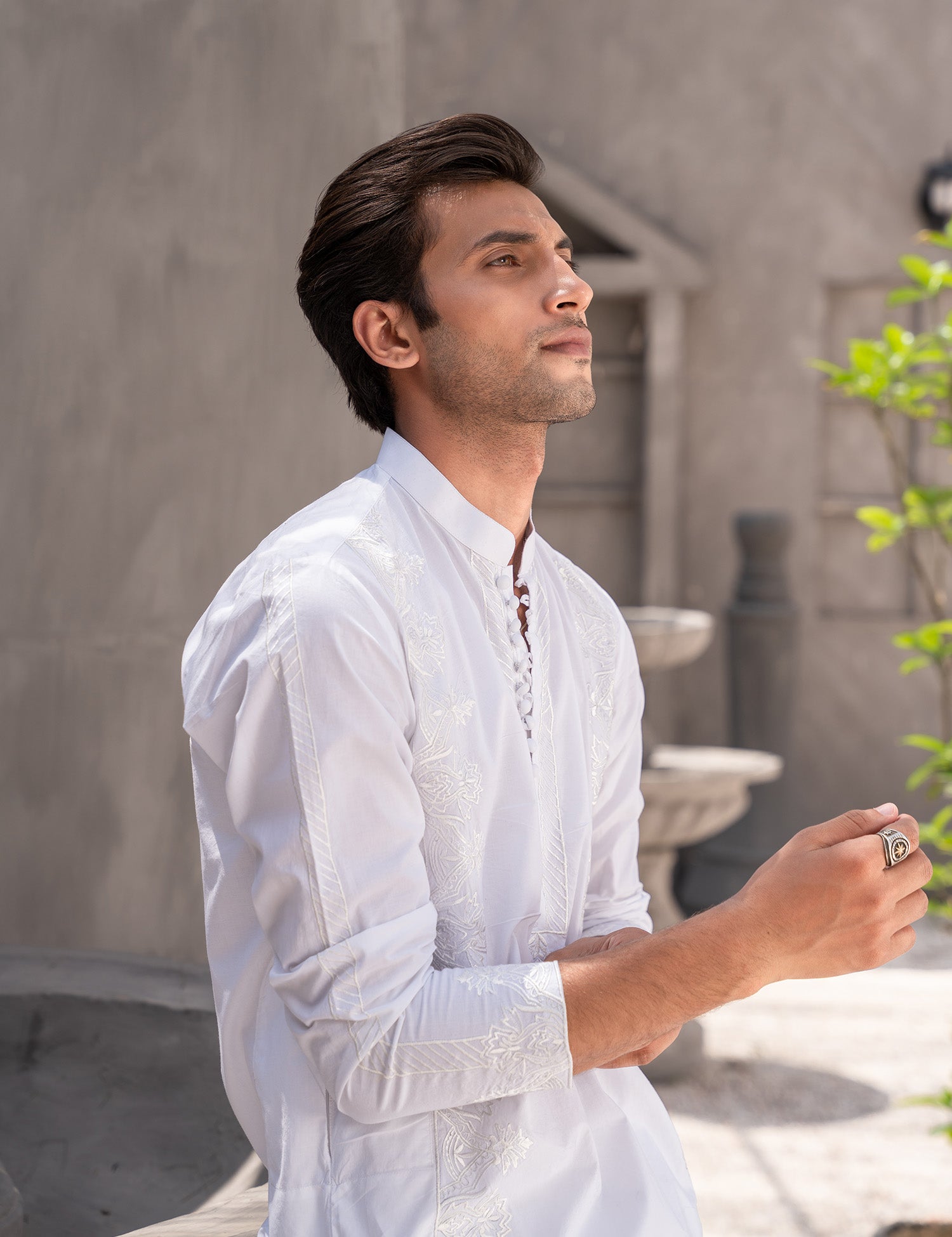 White Embroidered Cotton Kurta Pajama (2-Piece) - Image 4