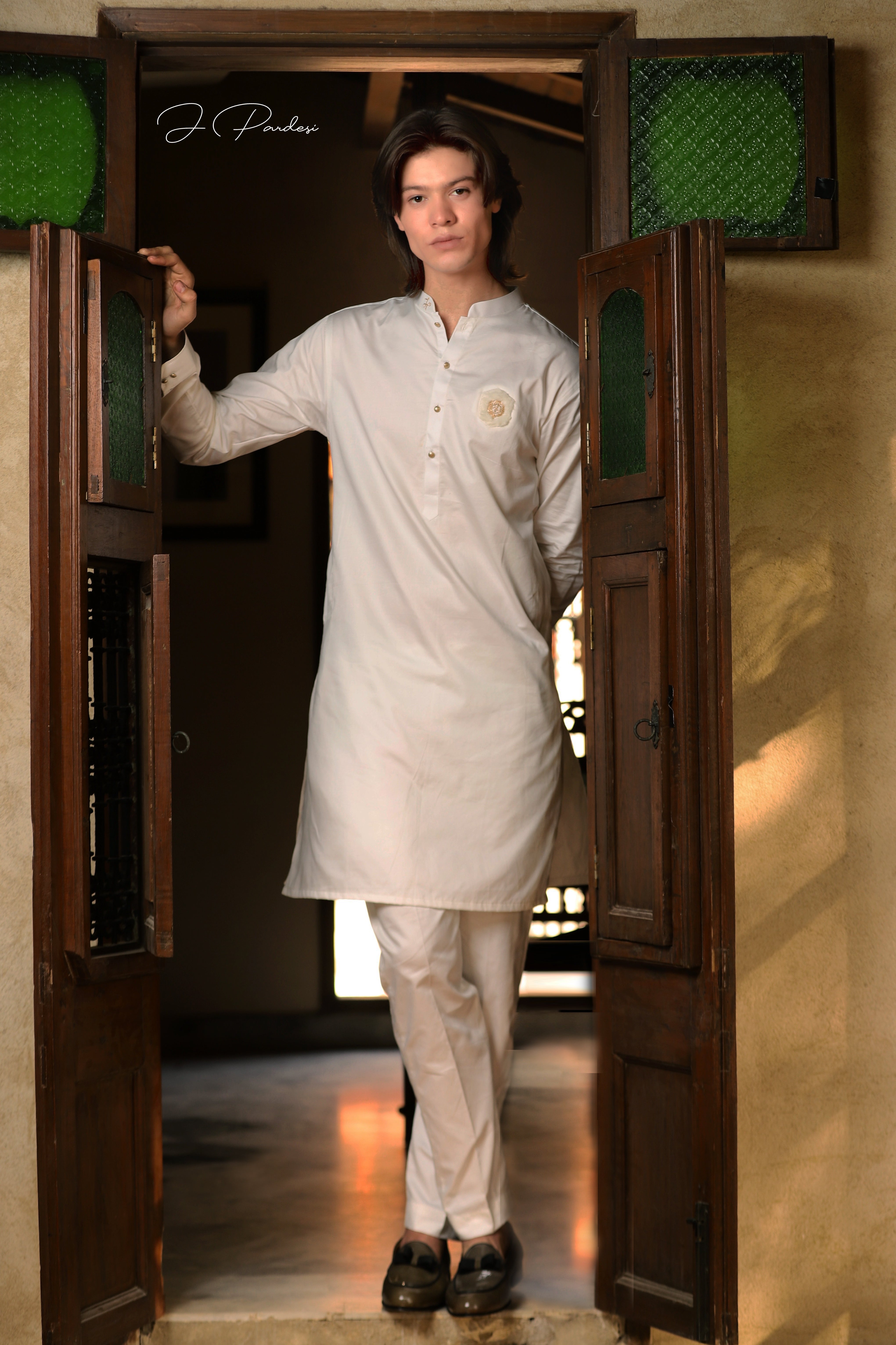 Feather White Hand Embroidered Cotton Kurta Pajama (2-Piece) - Image 1