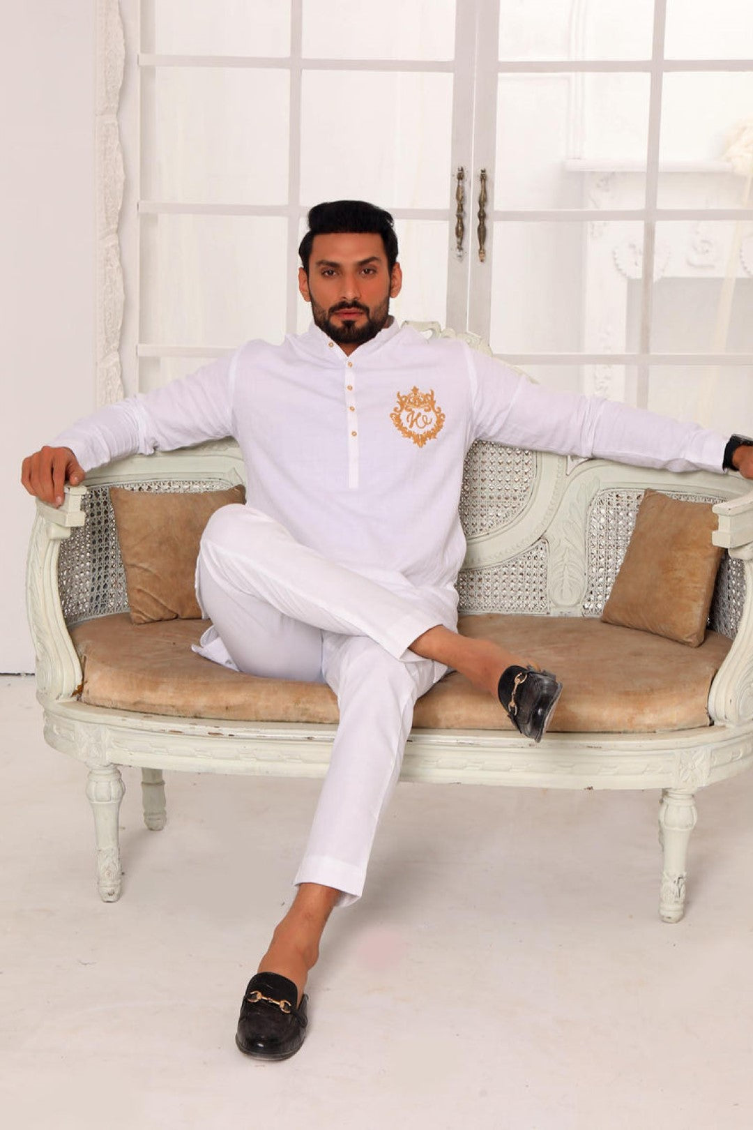 White Embroidered Cotton Jacquard Kurta (2-Piece) - Image 4