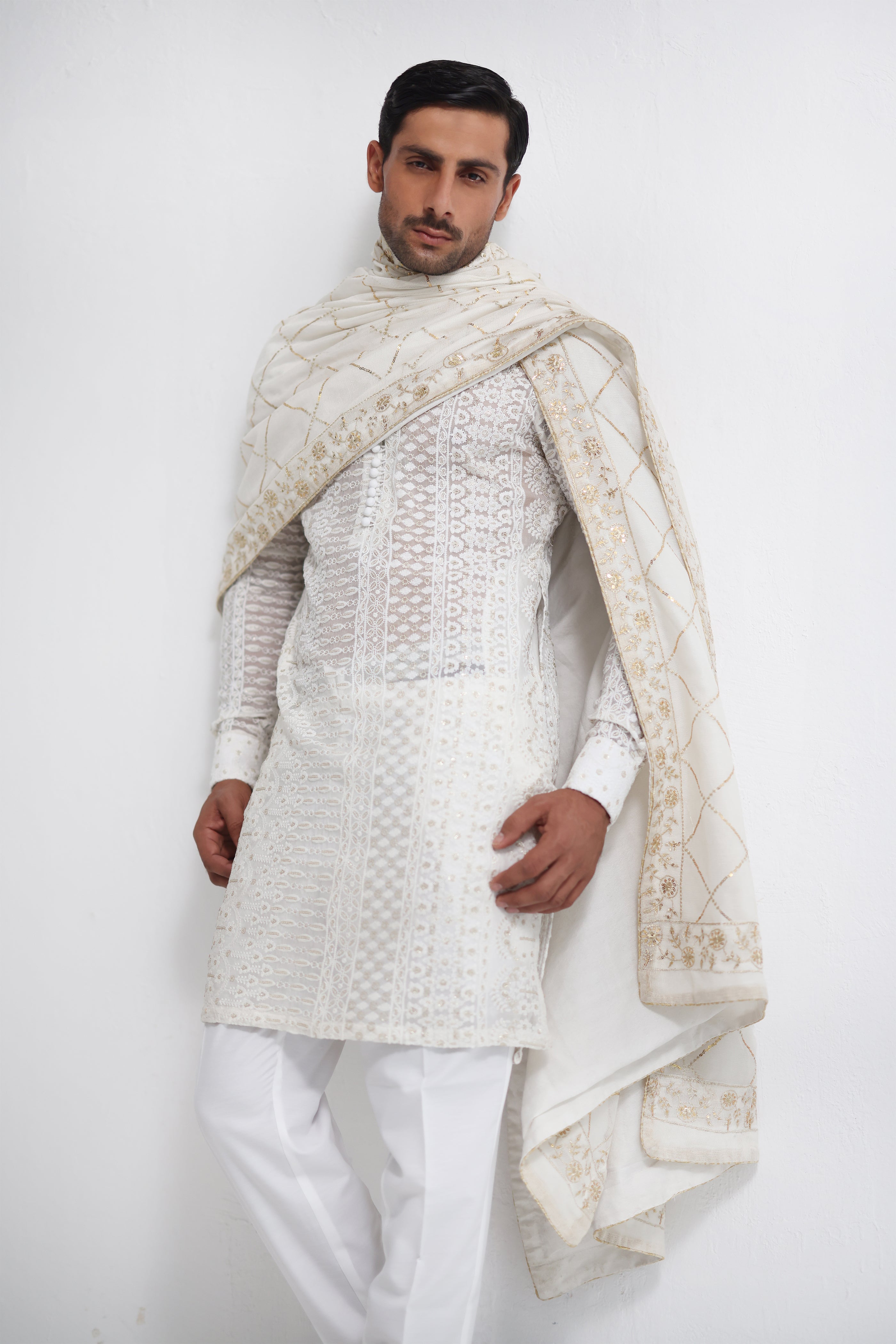 White Hand-Embroidered Cotton-Silk Kurta Pajama (3-Piece) - Image 4