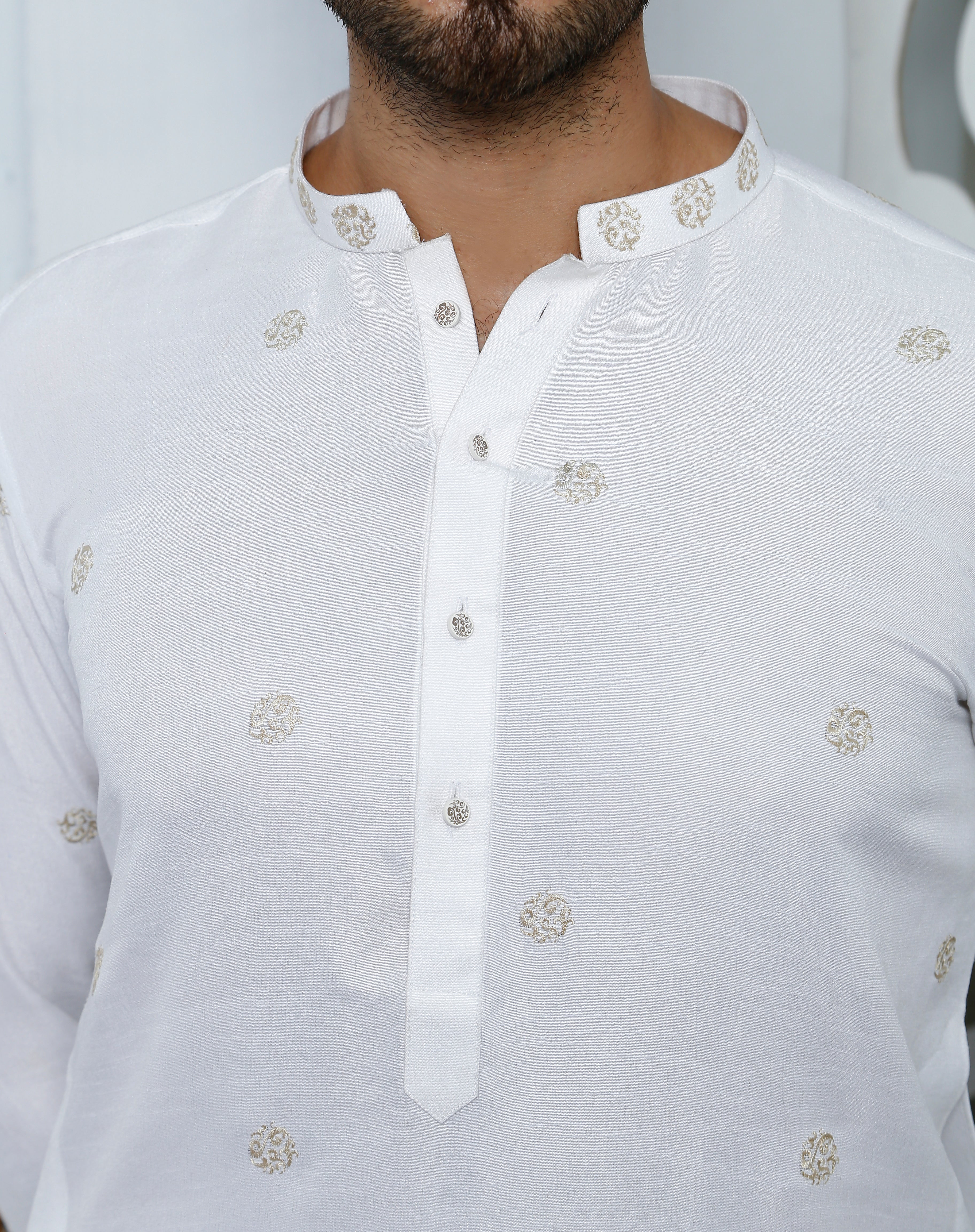 White Embroidered Cotton-Silk Kurta Pajama (2-Piece) - Image 5