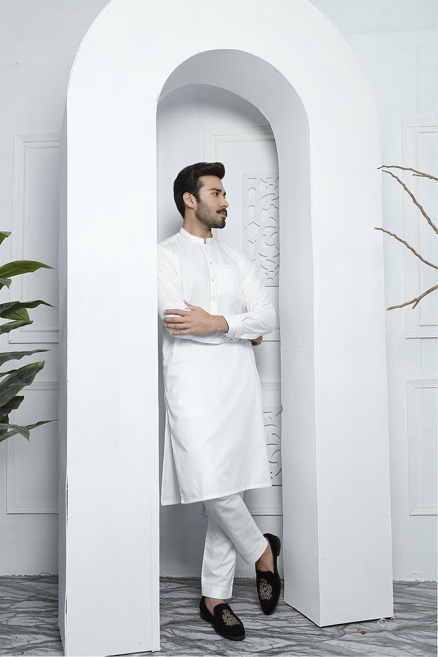 White Embellished Cotton Silk Kurta Pajama (2-Piece) - Image 4