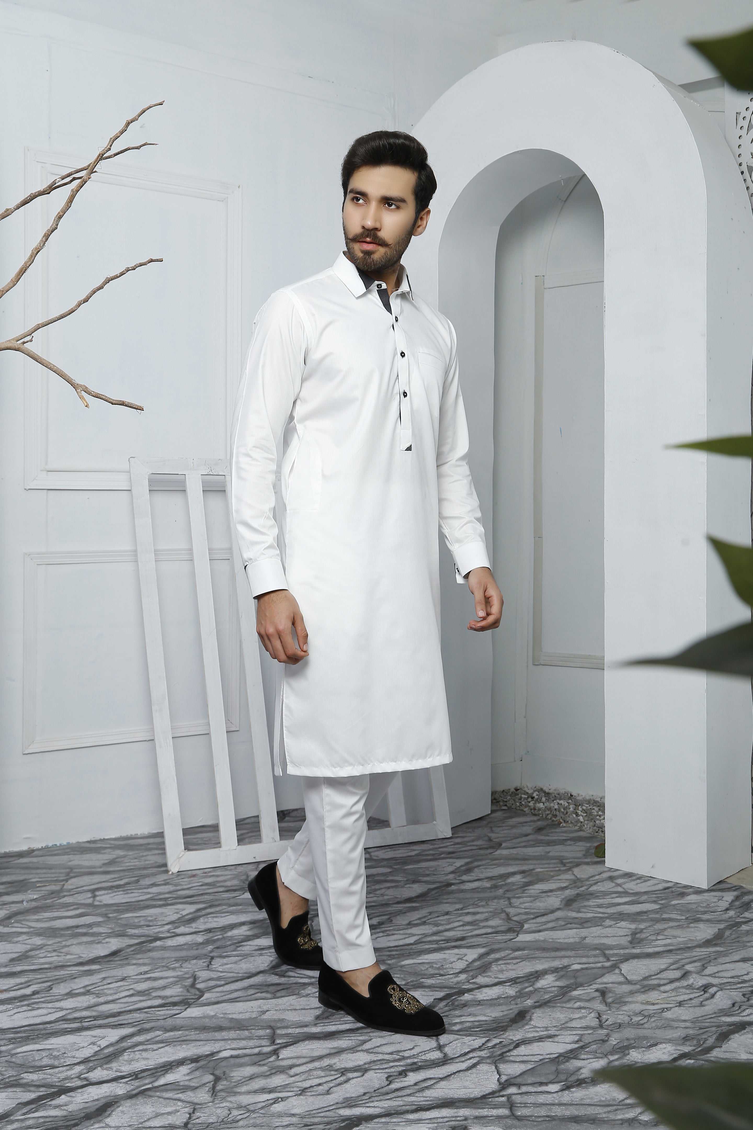 White Embellished Cotton Silk Kurta Pajama (2-Piece) - Image 3