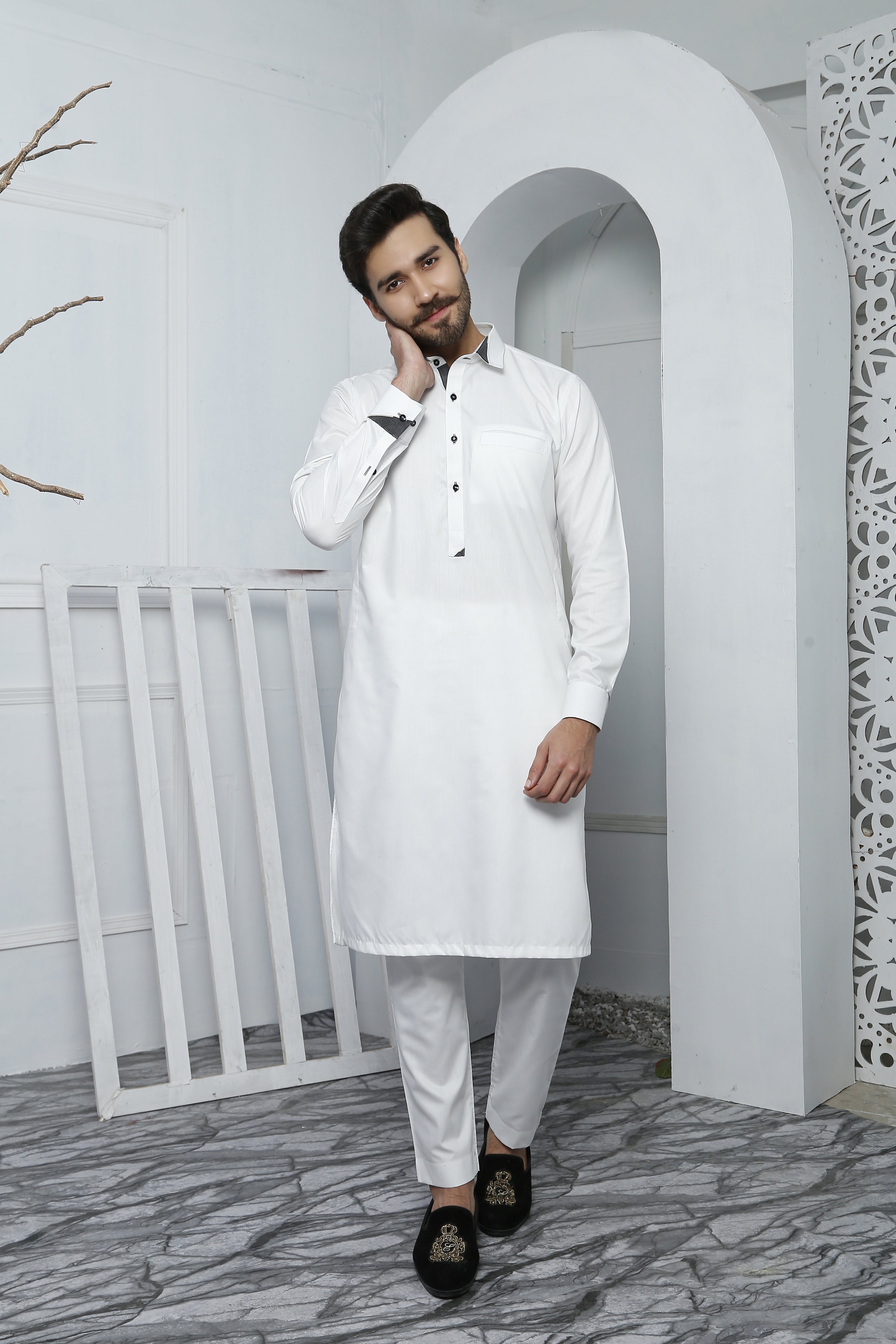 White Embellished Cotton Silk Kurta Pajama (2-Piece) - Image 6
