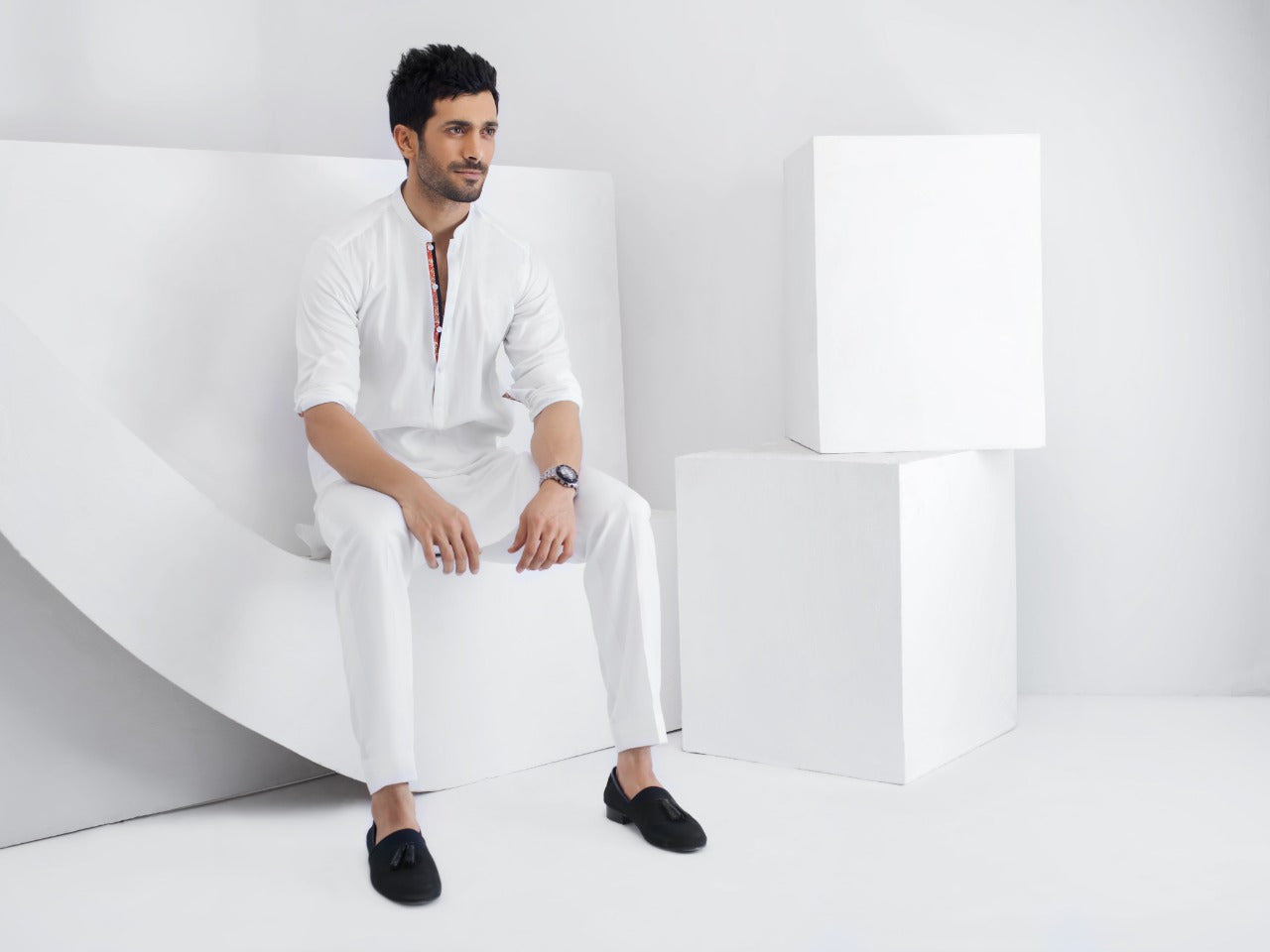 White Minimal Trim Cotton Kurta Pajama (2-Piece) - Image 2