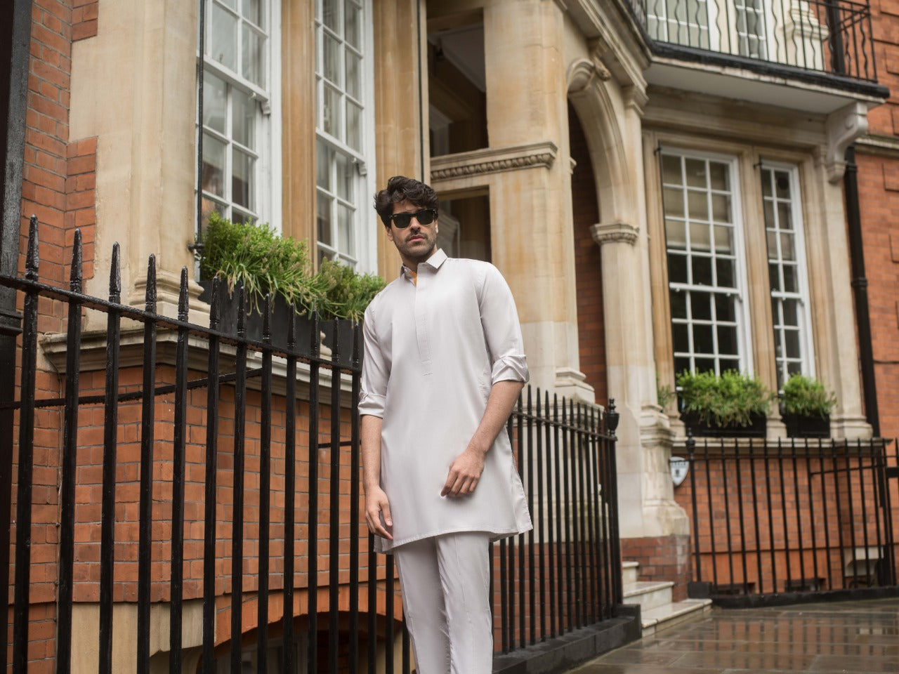 White Minimalist Cotton Kurta (1-Pc) - Image 3