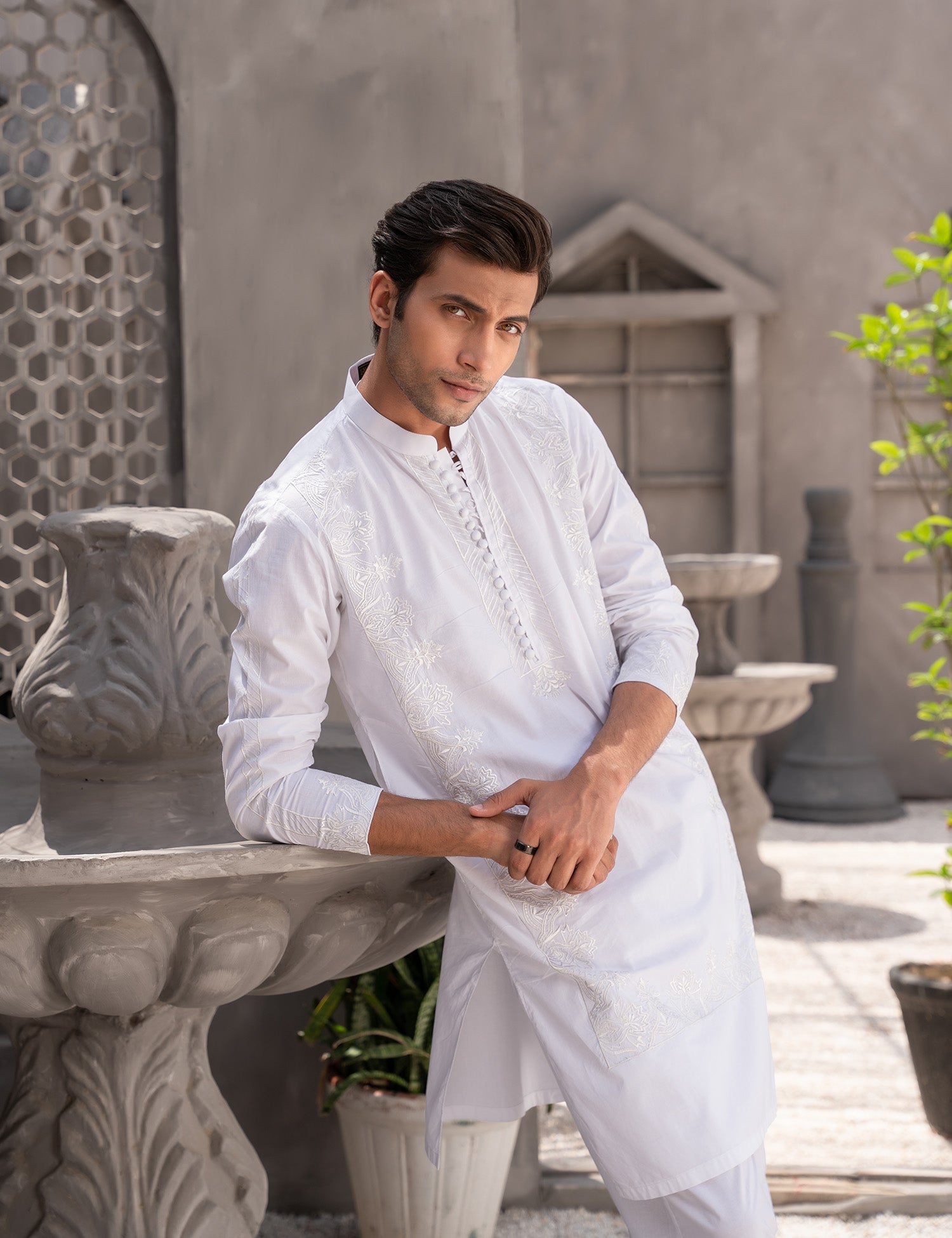 White Embroidered Cotton Kurta Pajama (2-Piece) - Image 3