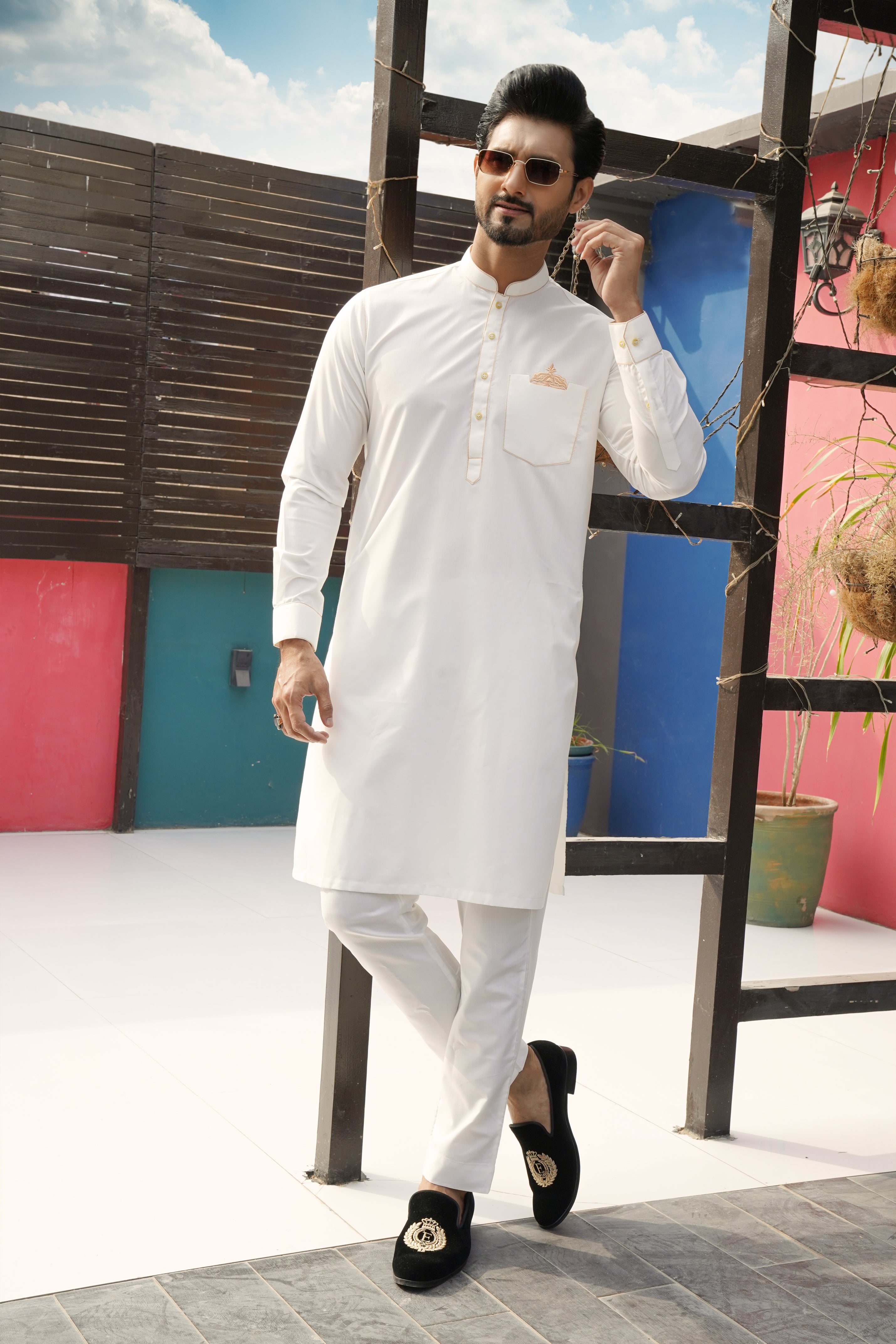 White Embroidered Cotton Kurta Pajama (2-Piece) - Image 2
