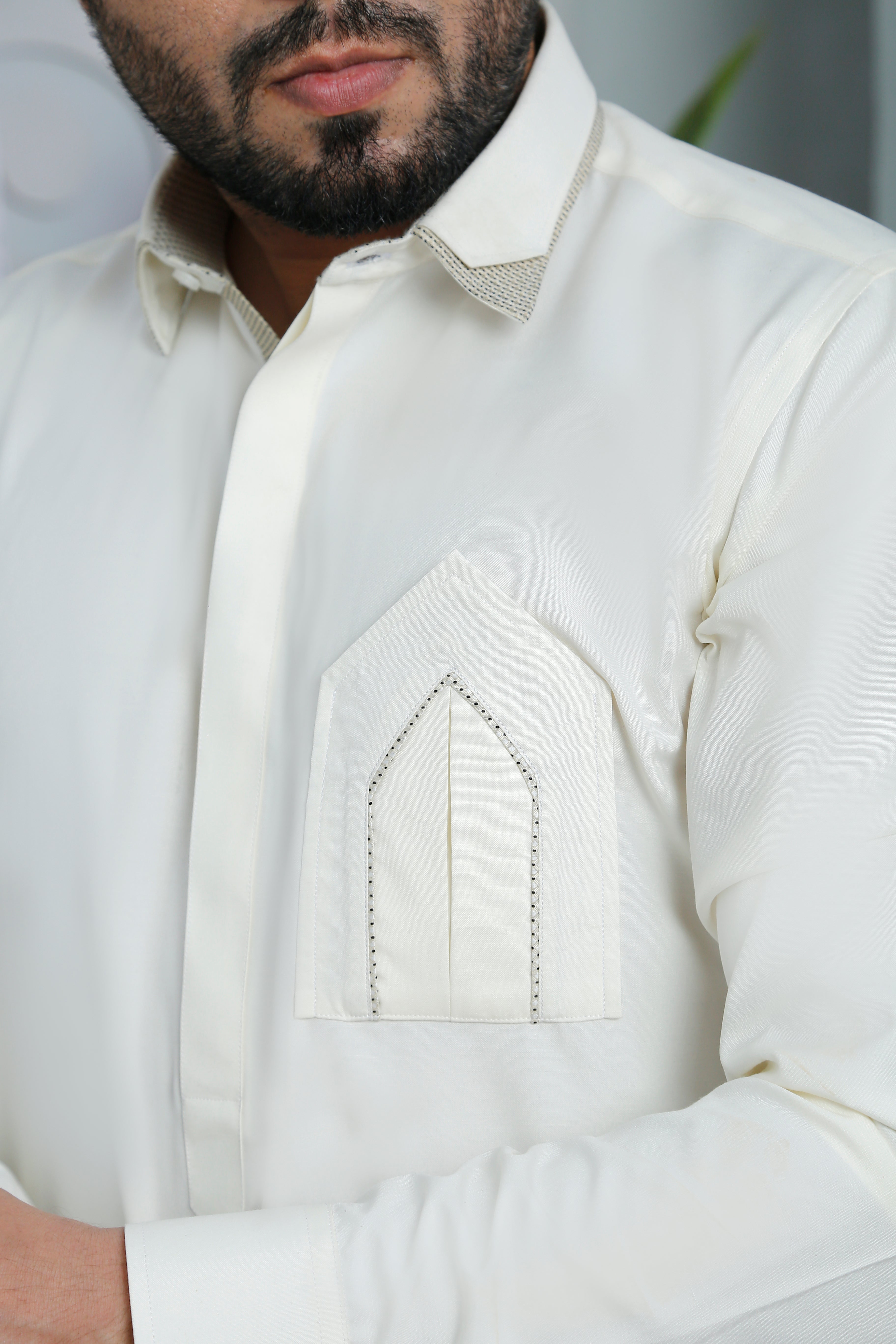 White Embellished Cotton Kurta Pajama (2-Piece) - Image 4