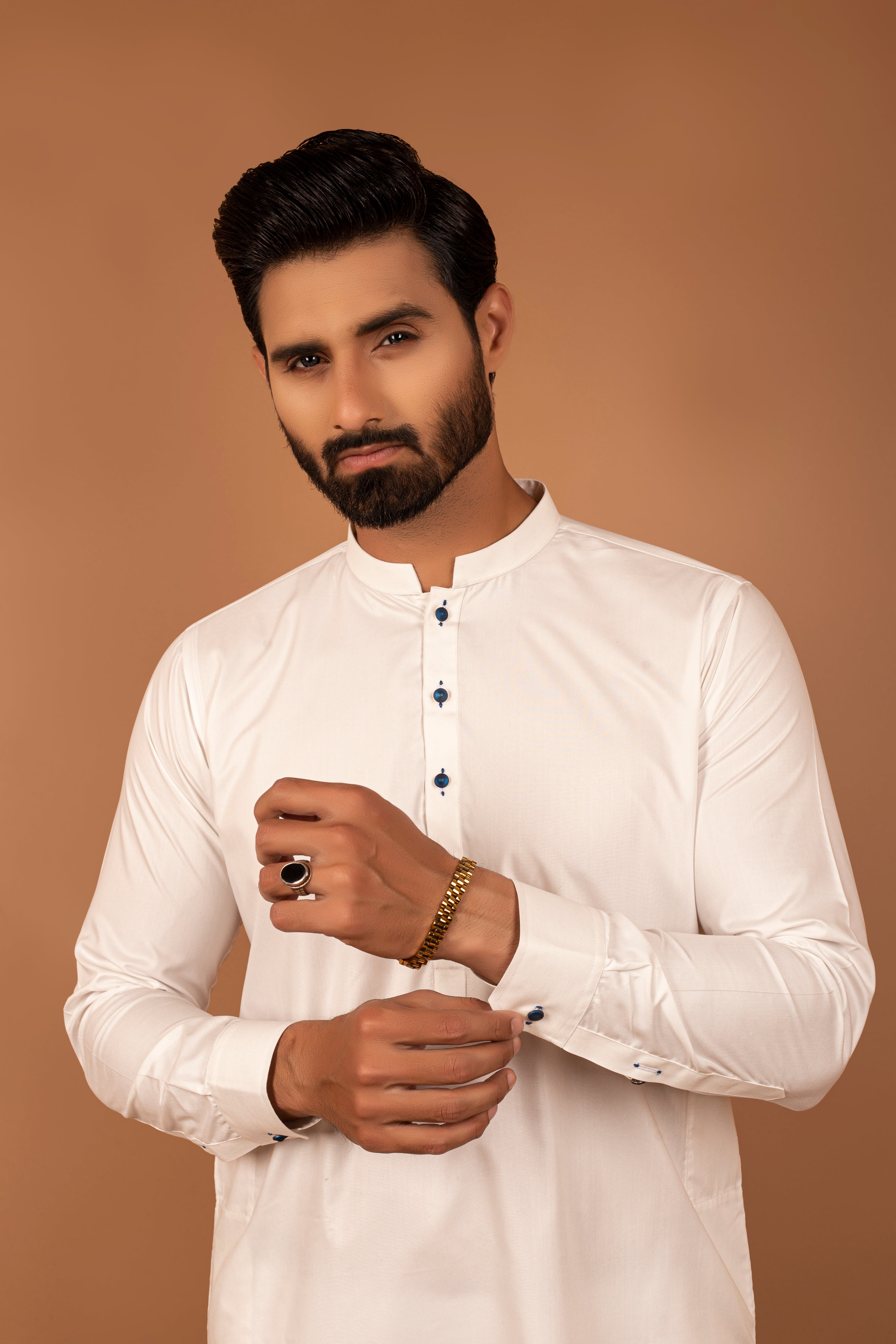 White Cotton Kurta Pajama with Blue Accents (2-Piece) - Image 2