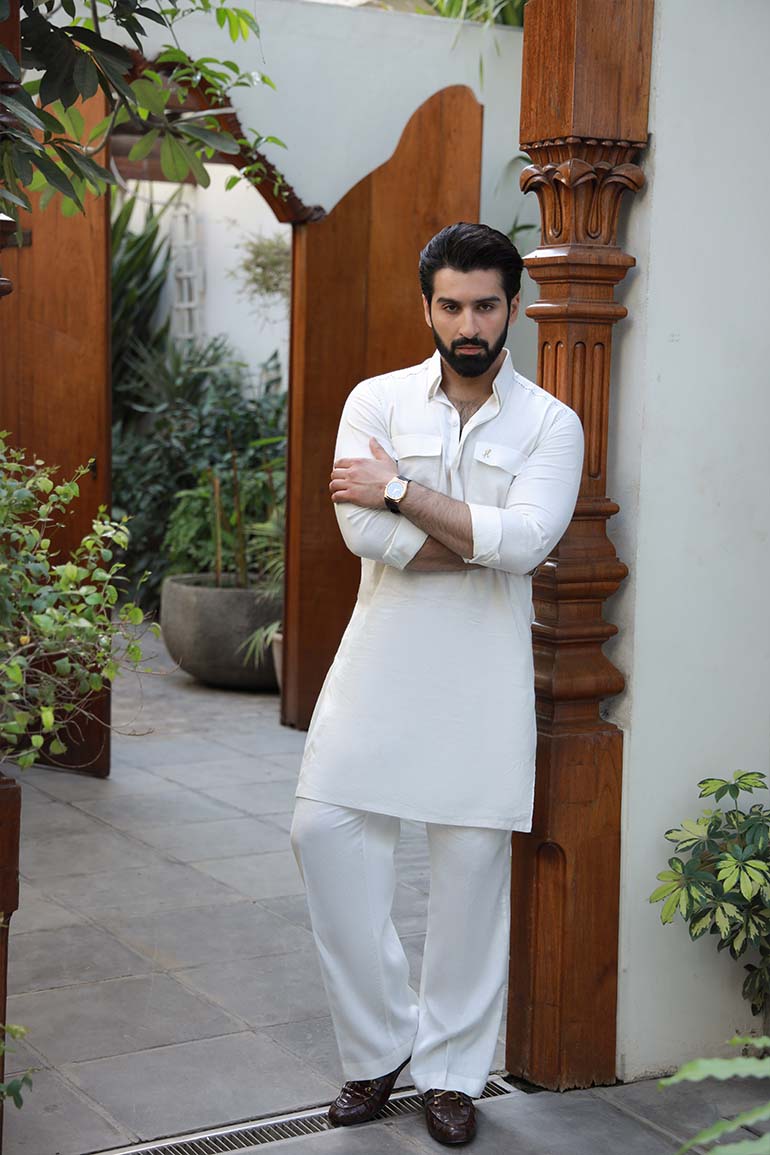White Linen Kurta Pajama with Blue Stitching (2-Piece) - Image 4