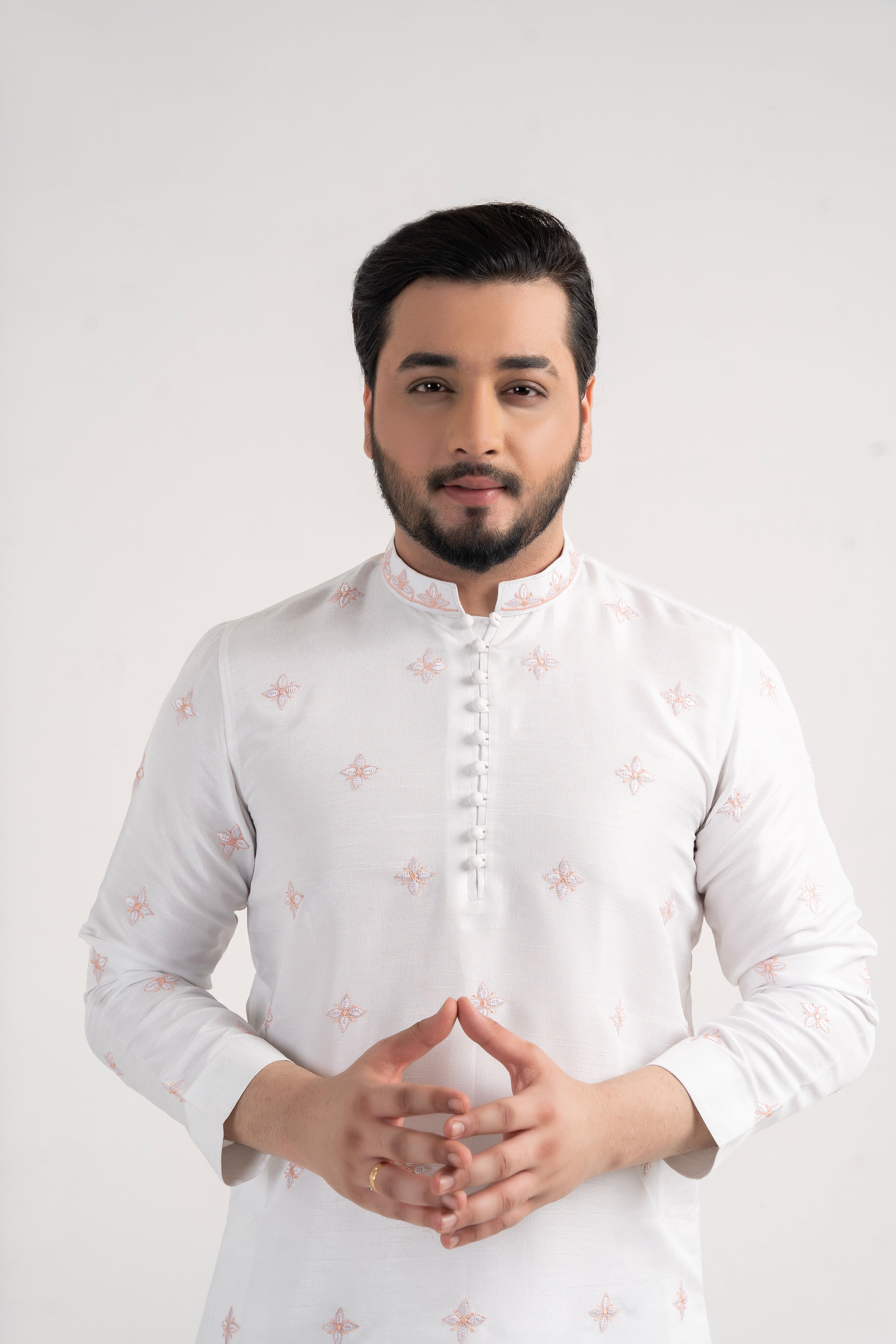 White Embroidered Silk Kurta Pajama (2-Piece) - Image 4