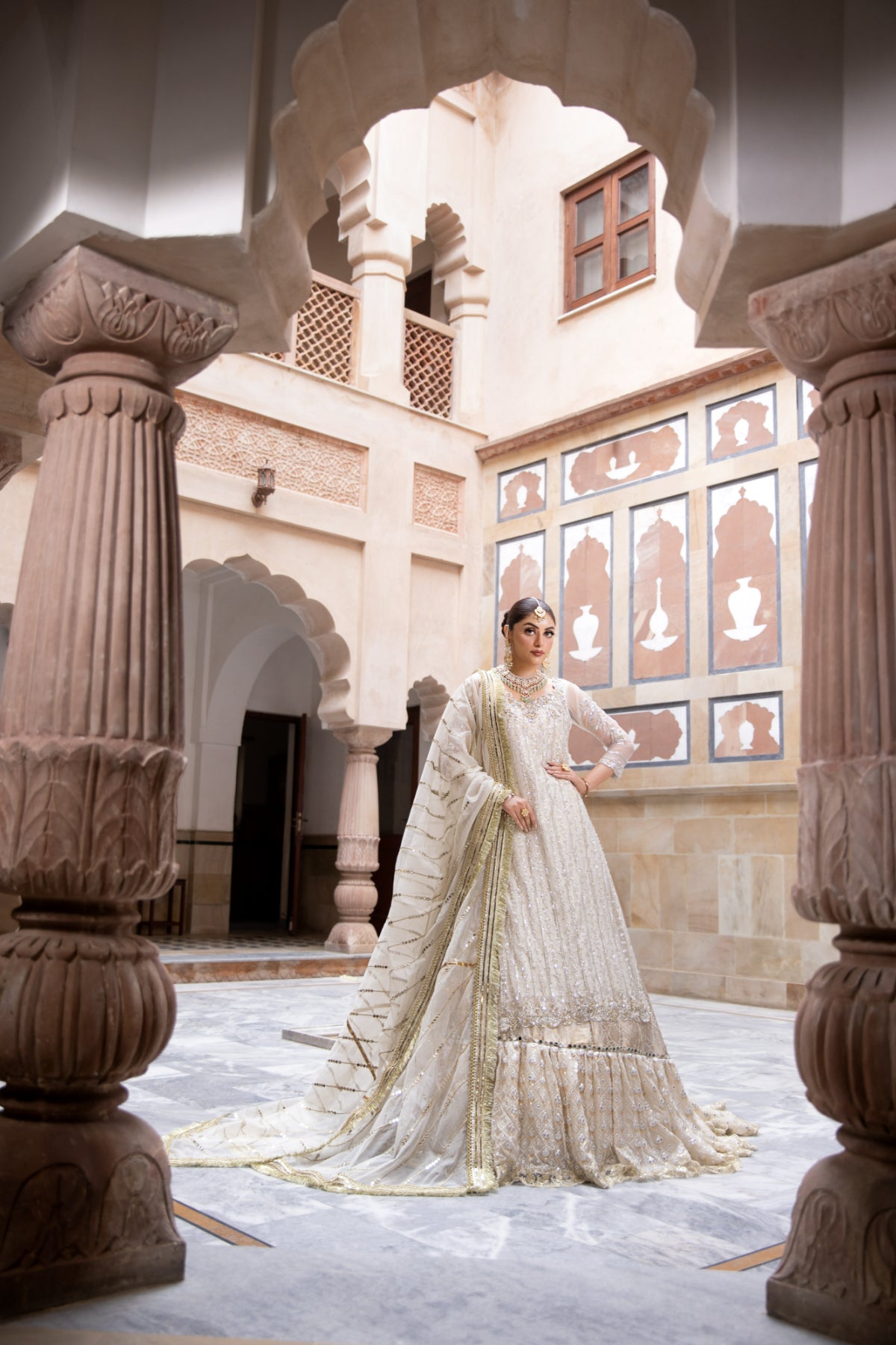 Pakistani White Hand-Embroidered Net & Kimkhab Lehenga (3-Piece) - Image 1