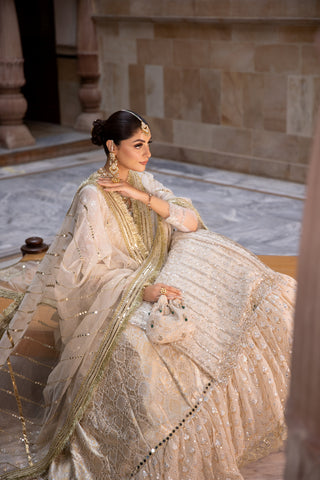 Pakistani White Hand-Embroidered Net & Kimkhab Lehenga (3-Piece) - Image 6