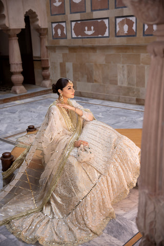 Pakistani White Hand-Embroidered Net & Kimkhab Lehenga (3-Piece) - Image 7