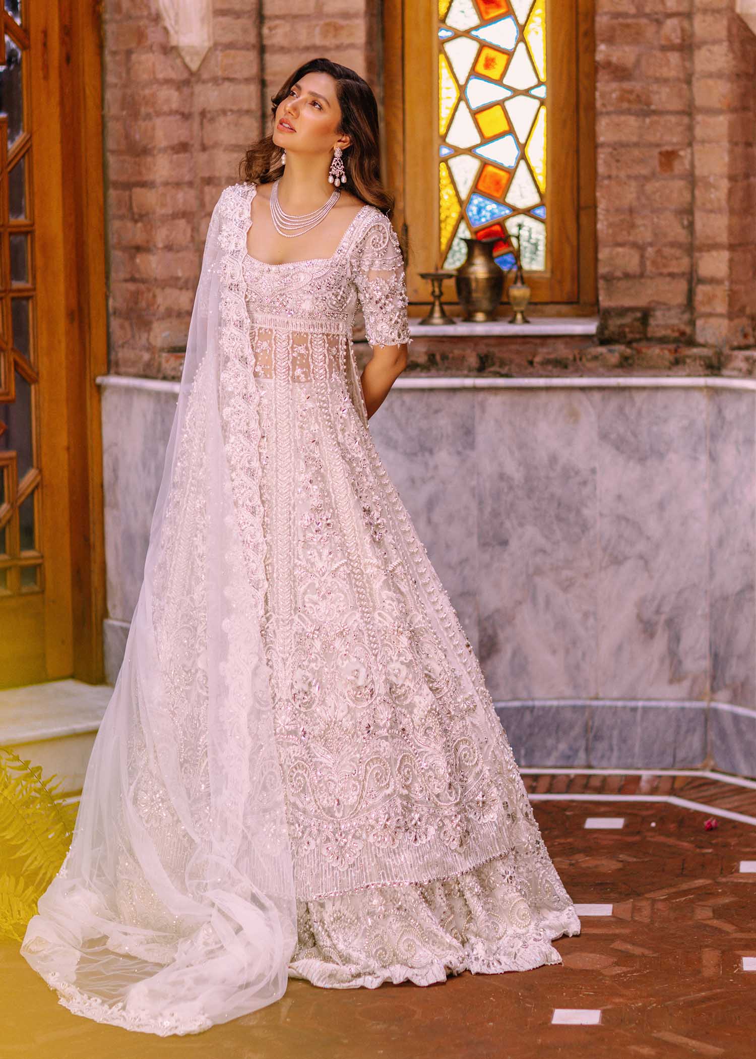 Pakistani White Embellished Net Bridal Lehenga (3-Piece) - Image 9