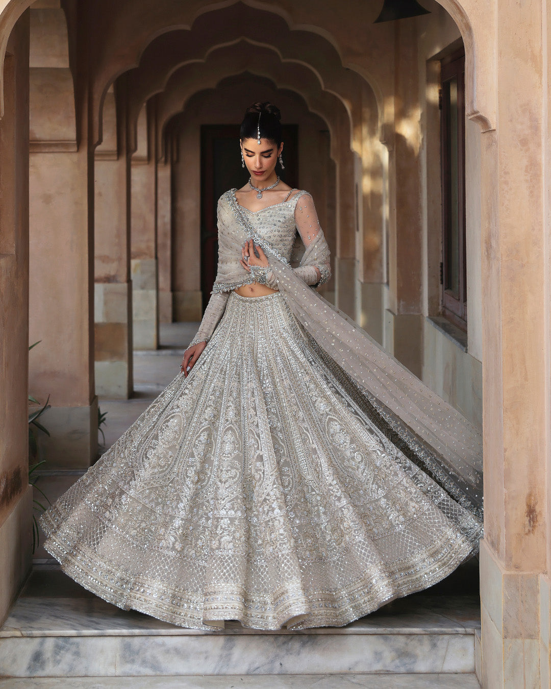 Pakistani White Embellished Net Lehnga Choli (3-Piece) - Image 4