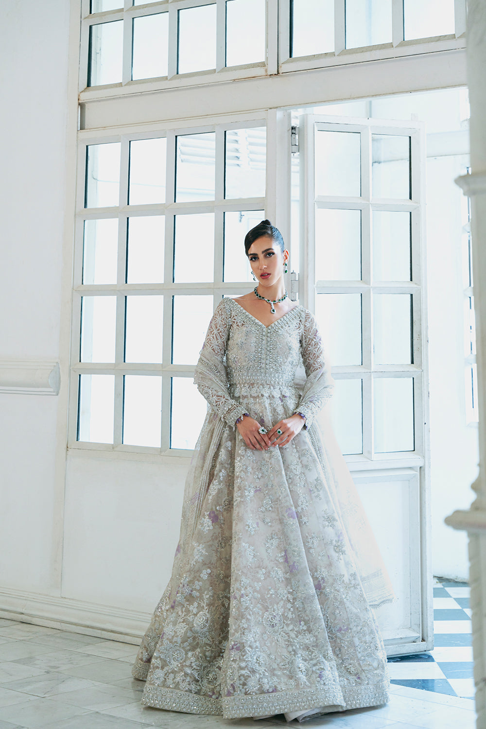 Pakistani White Hand-Embellished Organza Bridal Lehenga (3-Piece) - Image 1