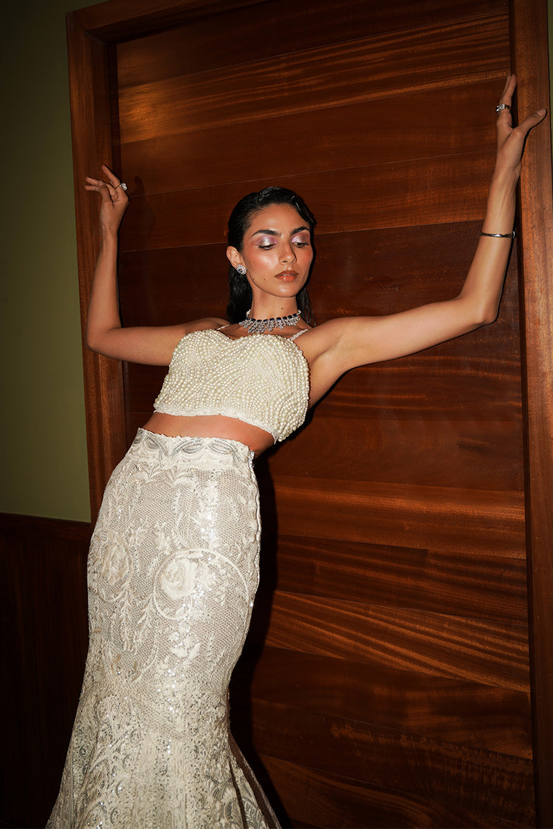 Pakistani Pearlescent White Embellished Silk-Blend Mermaid Lehenga (2-Piece) - Image 2