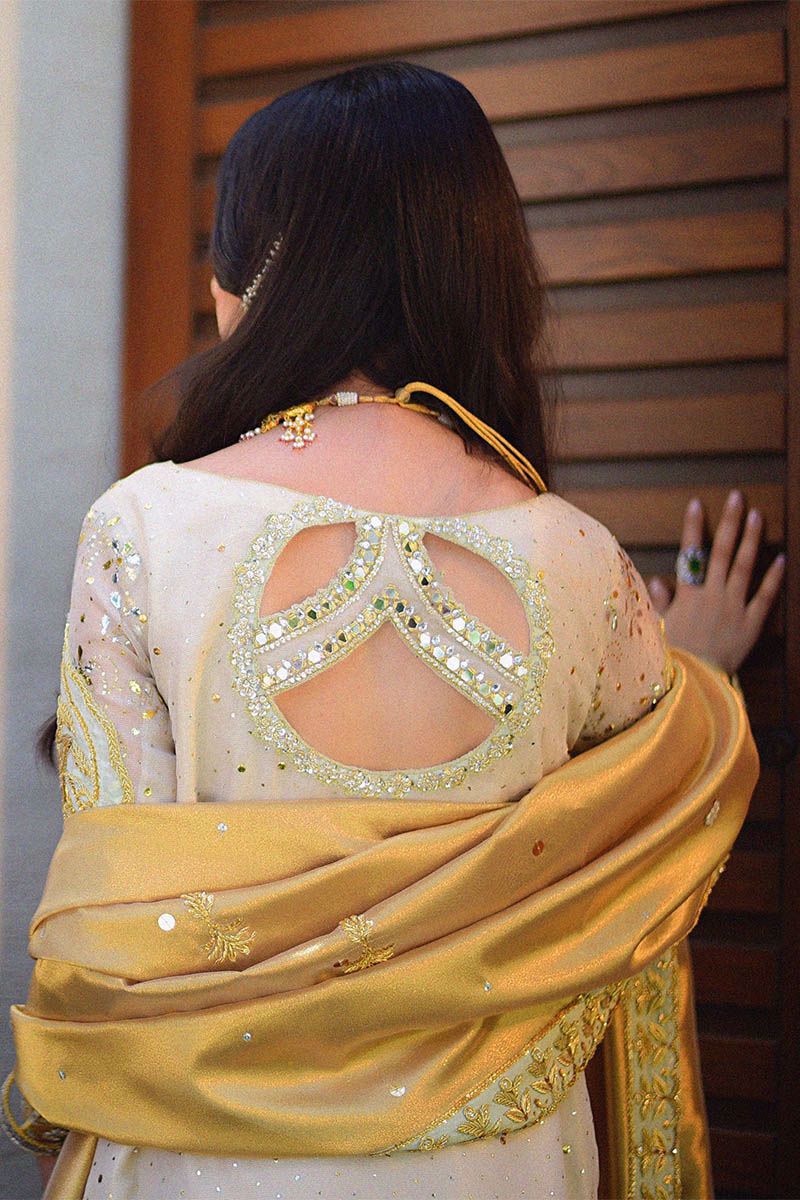 Pakistani White Kamdani Zardozi Silk Lehenga (3-Piece) - Image 9