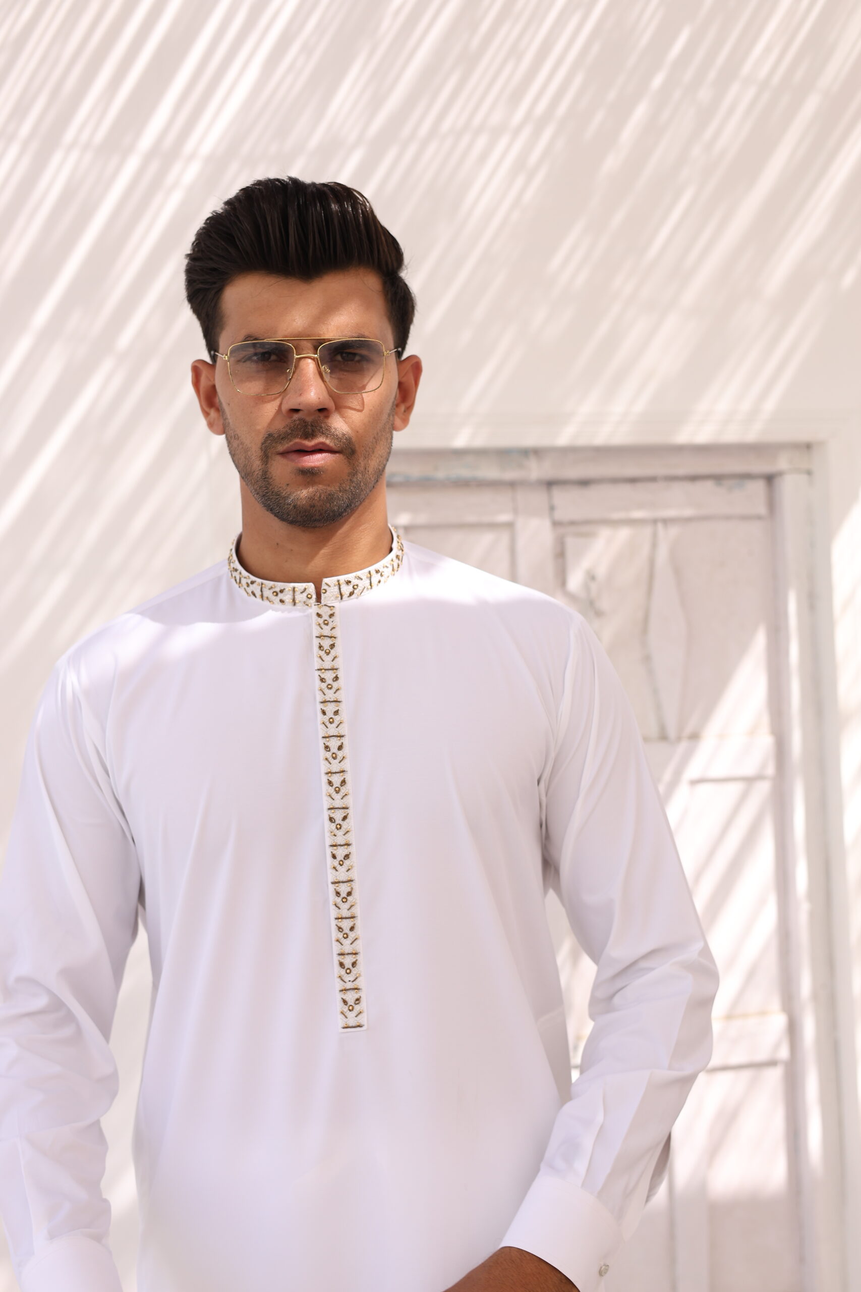 White Hand Embroidered Boski Kurta Pyjama (2-Piece) - Image 3