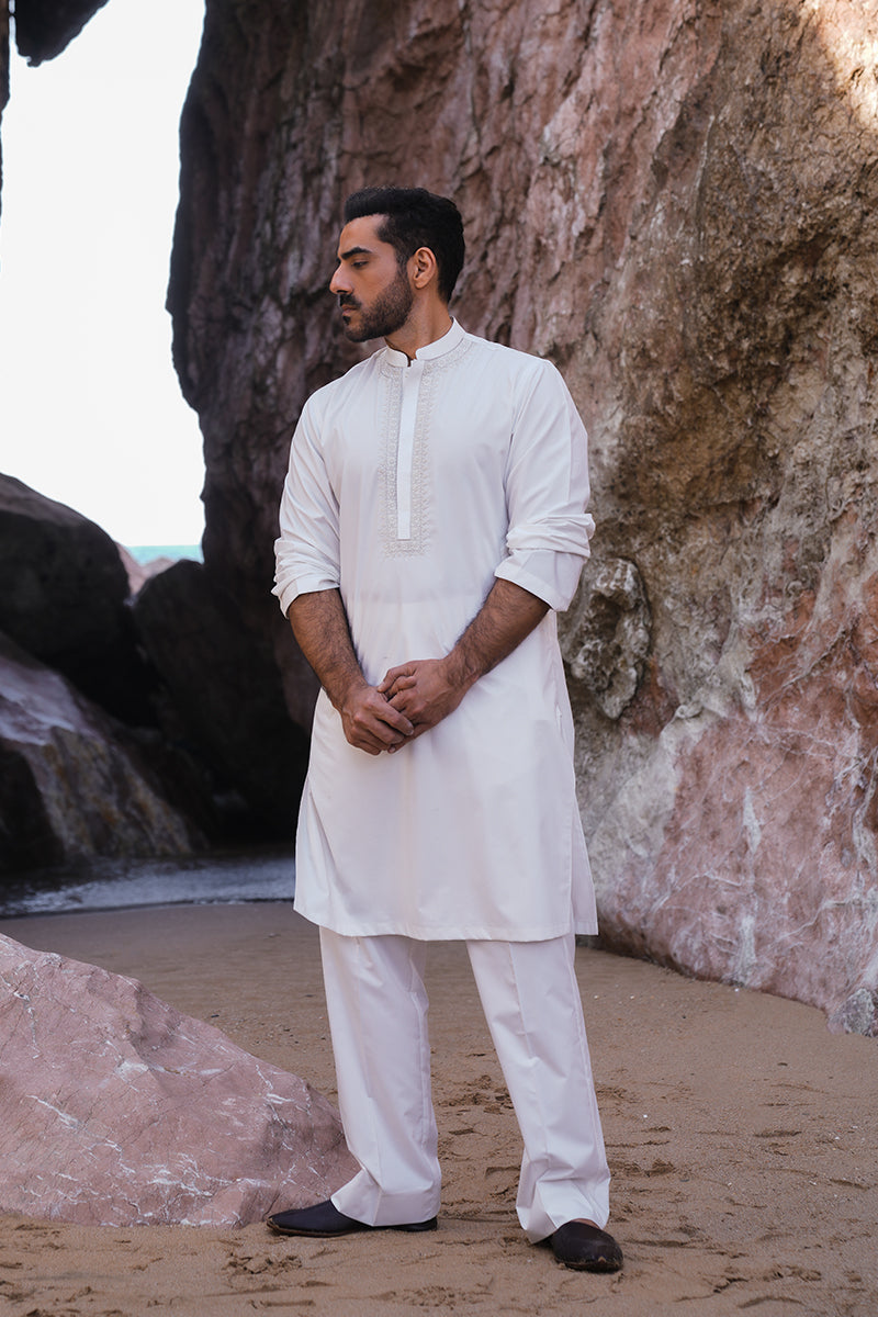 White Tone-on-Tone Embroidered Cotton Kurta Pajama (2-Piece) - Image 6