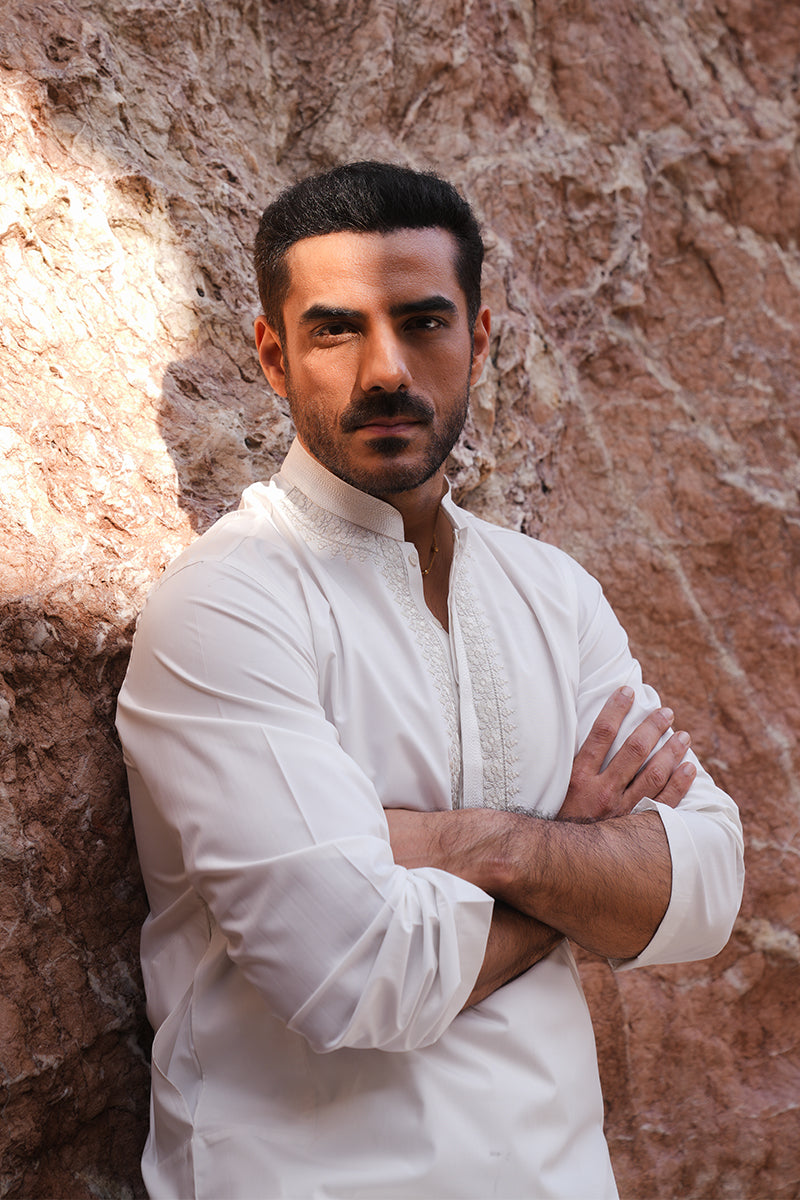 White Tone-on-Tone Embroidered Cotton Kurta Pajama (2-Piece) - Image 7