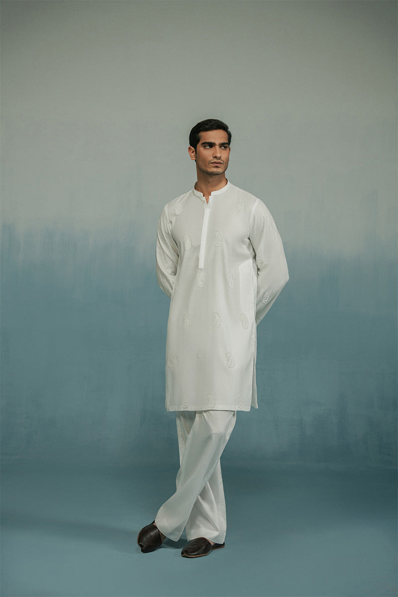 White Hand-Embroidered Cotton Kurta Pajama (2-Piece) - Image 4