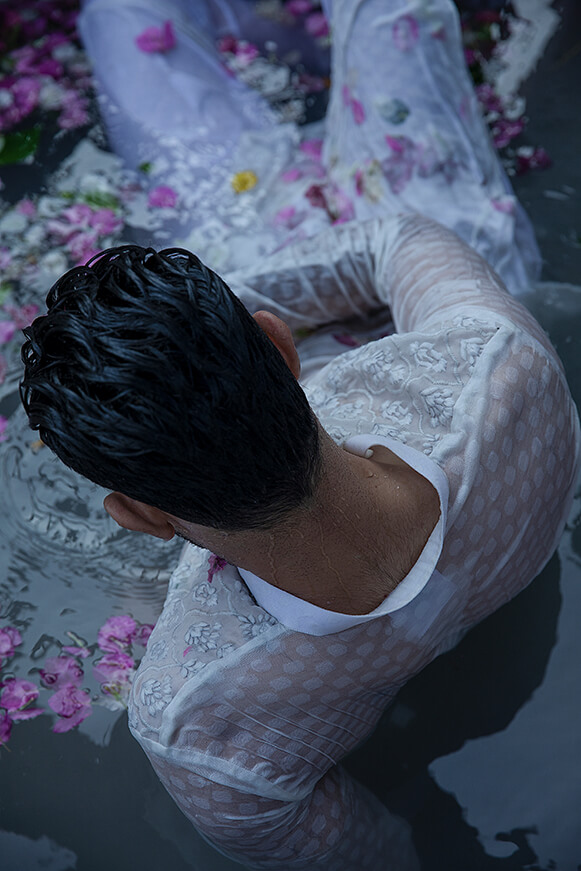 Pearl White Embroidered Cotton Khaddi Kurta (2-Piece) - Image 3