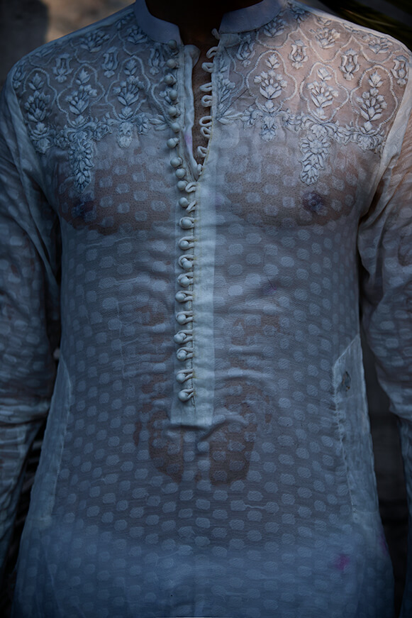 Pearl White Embroidered Cotton Khaddi Kurta (2-Piece) - Image 4