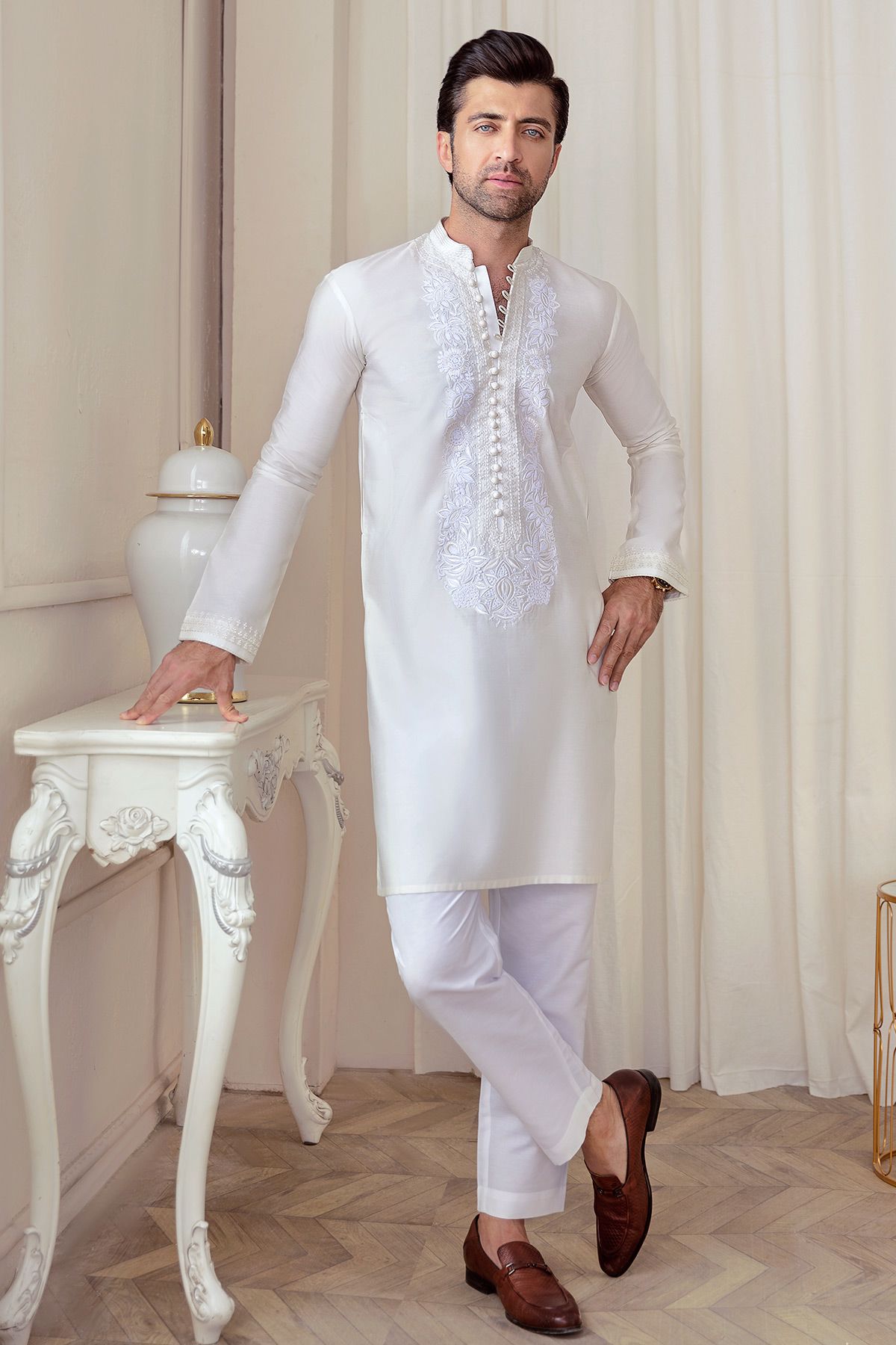 White Embroidered Pure Cotton Kurta (2-Piece) - Image 1
