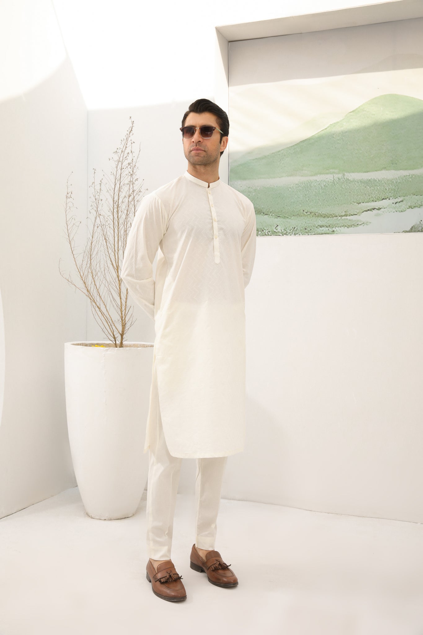 White Schiffli Embroidered Cotton Kurta Trouser (2-Piece) - Image 4