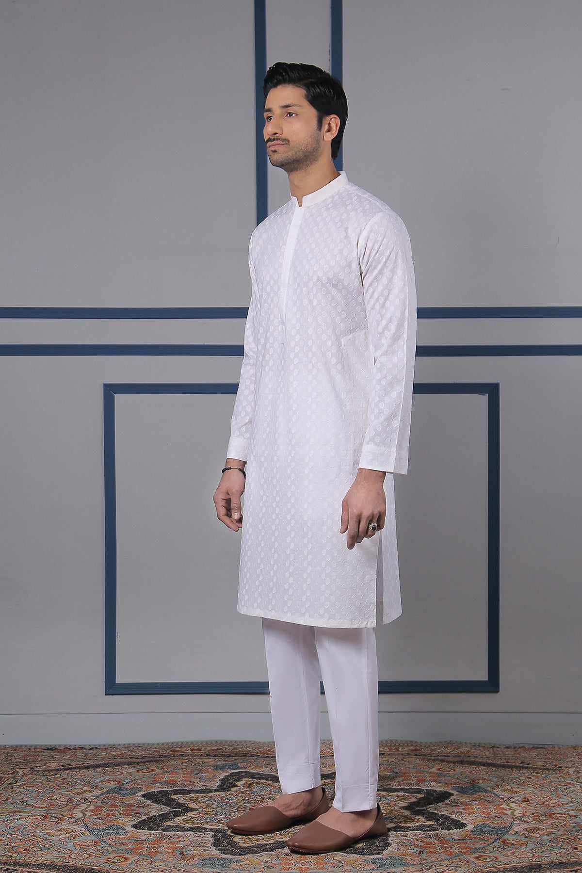 White Schiffli Embroidered Cotton Kurta (2-Piece) - Image 3