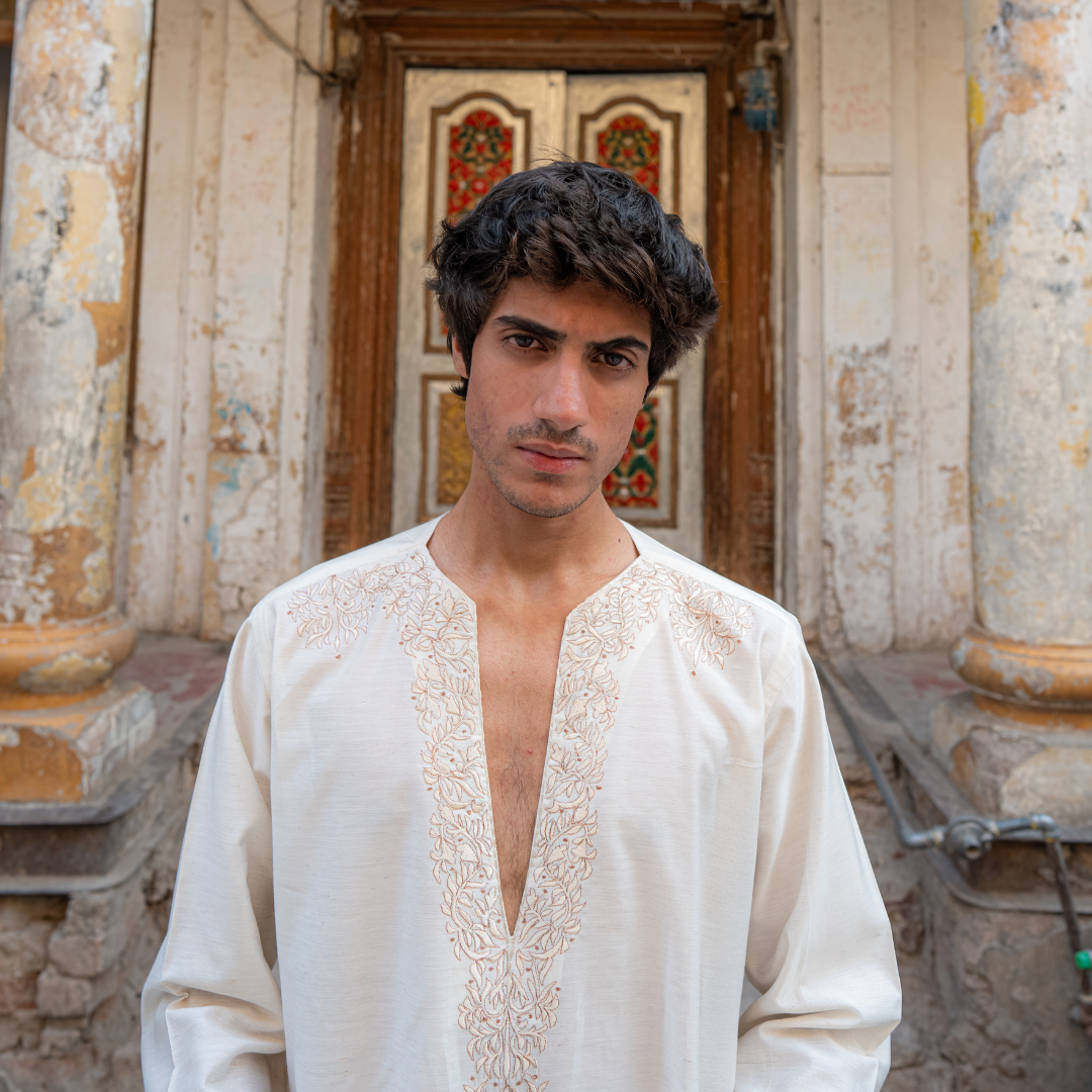 White Embroidered Cotton-Silk Kurta (2-Piece) - Image 11