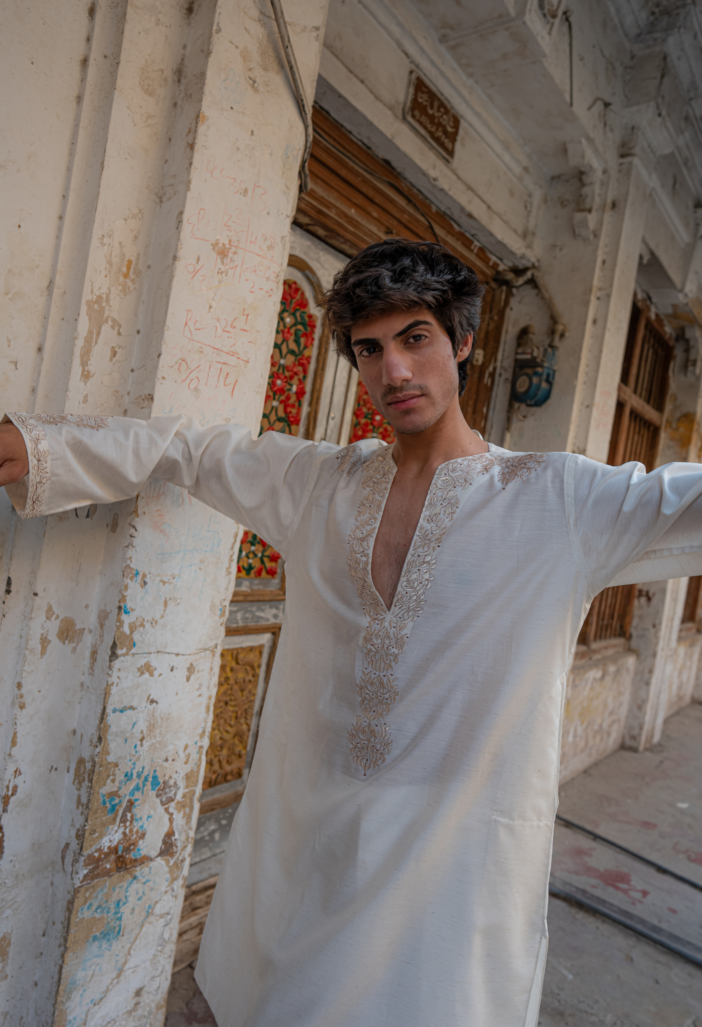 White Embroidered Cotton-Silk Kurta (2-Piece) - Image 6