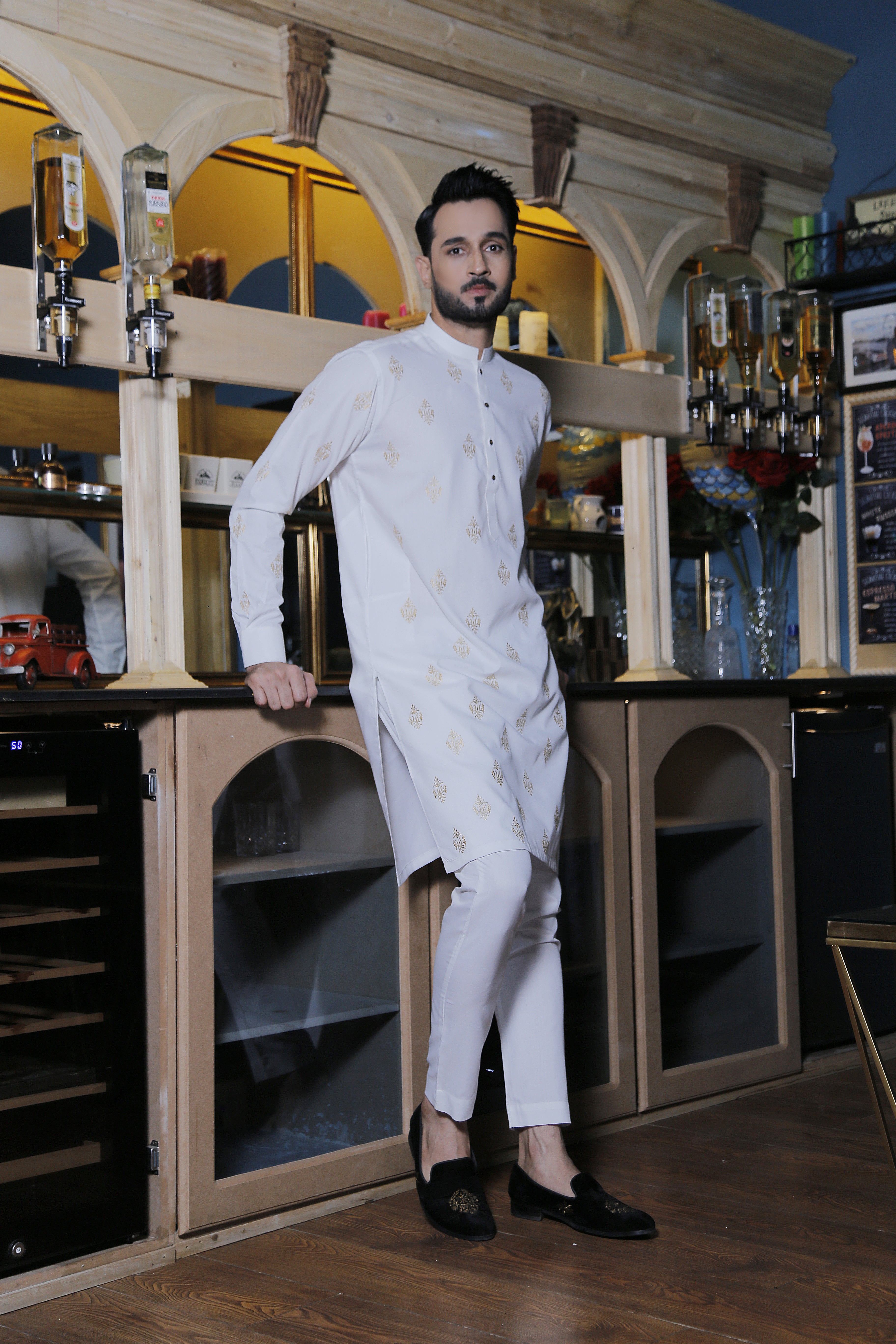 White Delicate Motif Embroidered Cotton Kurta Pajama (2-Piece) - Image 1