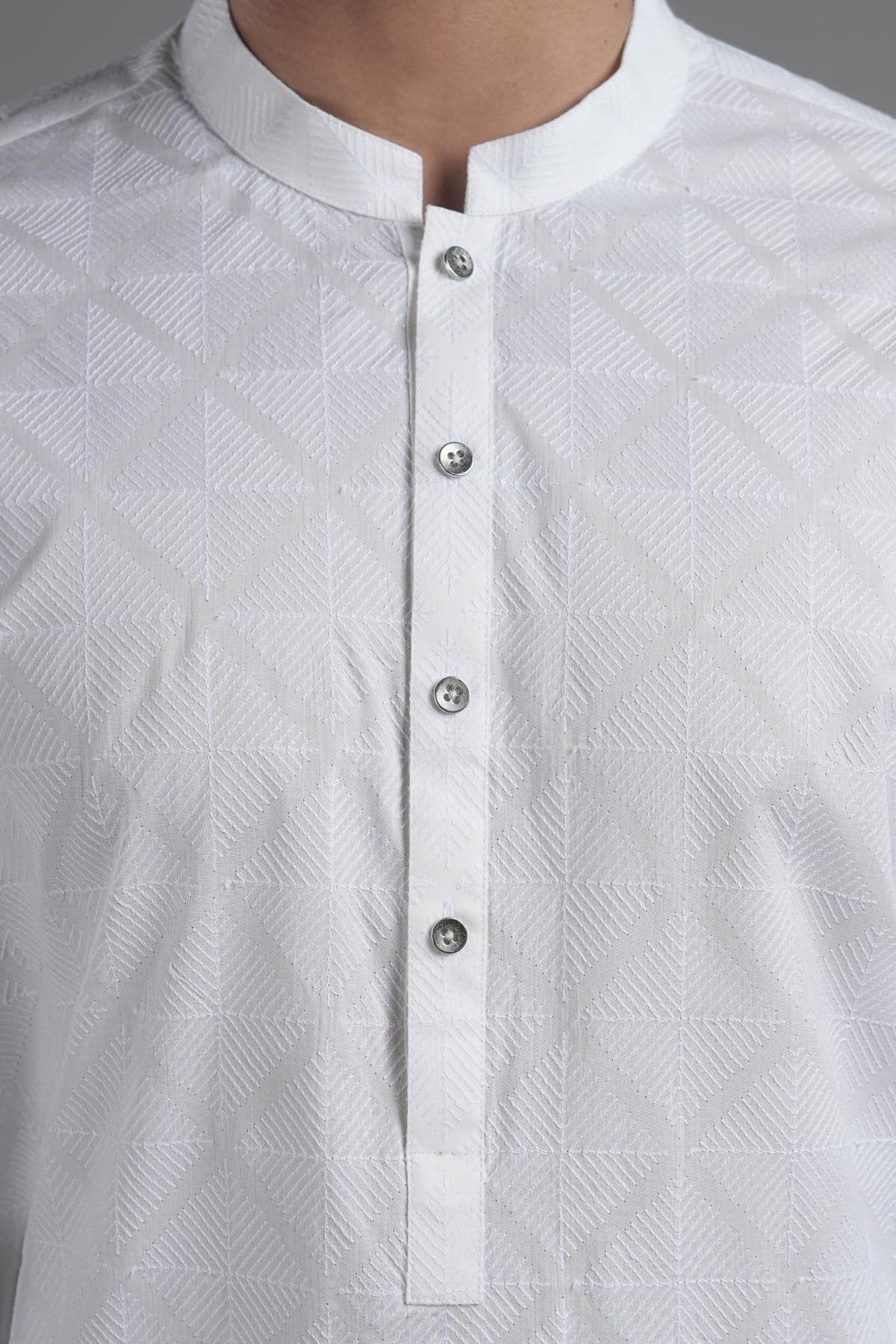 White Geometric Embroidered Egyptian Cotton Kurta (2-Piece) - Image 1