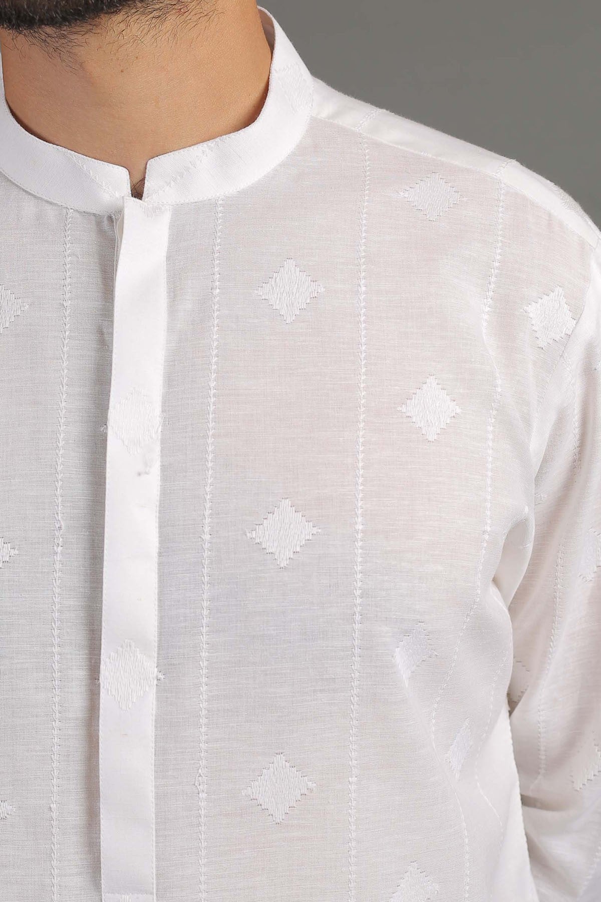 White Embroidered Egyptian Cotton Kurta (2-Piece) - Image 2
