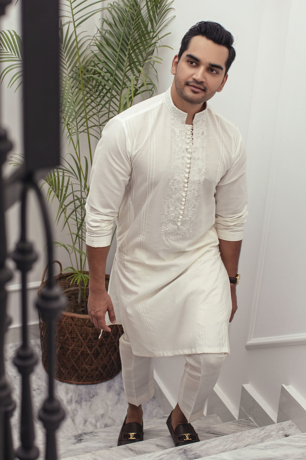 White Resham Zari Ox Silk Kurta (2-Piece) - Image 1