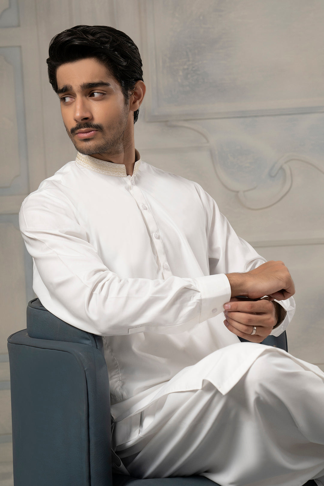 White Textured-Collar Blended Fabric Shalwar Kameez (2-Piece) - Image 1