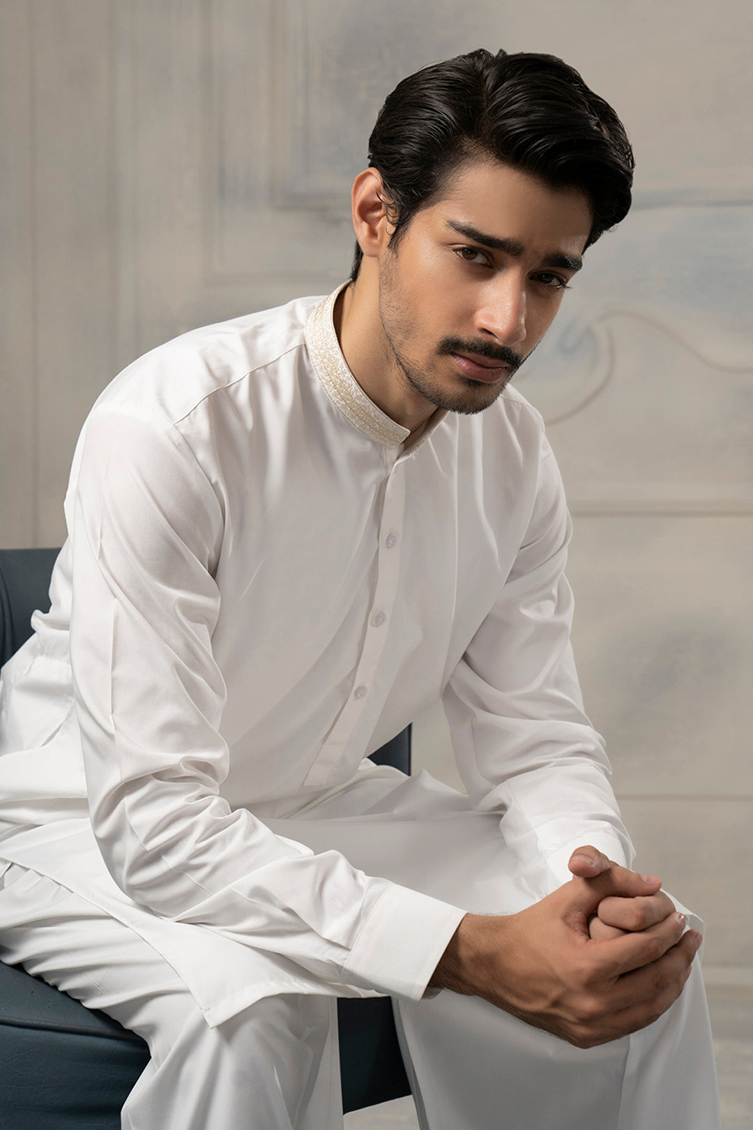White Textured-Collar Blended Fabric Shalwar Kameez (2-Piece) - Image 3