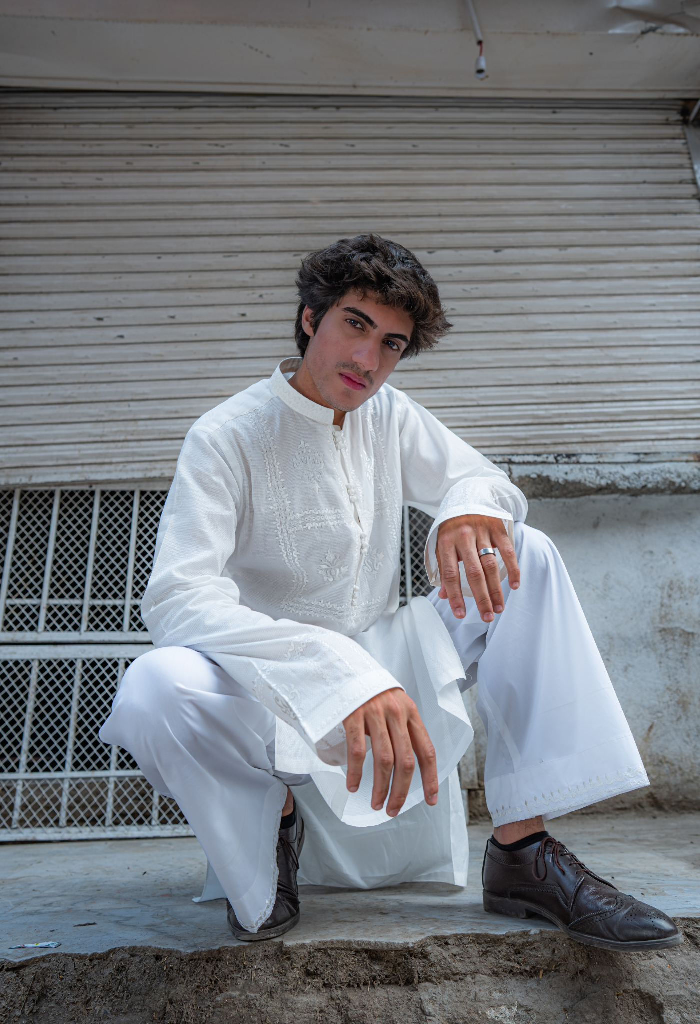 White Chikankari Cotton Kurta with Farshi Shalwar (2-Piece) - Image 2